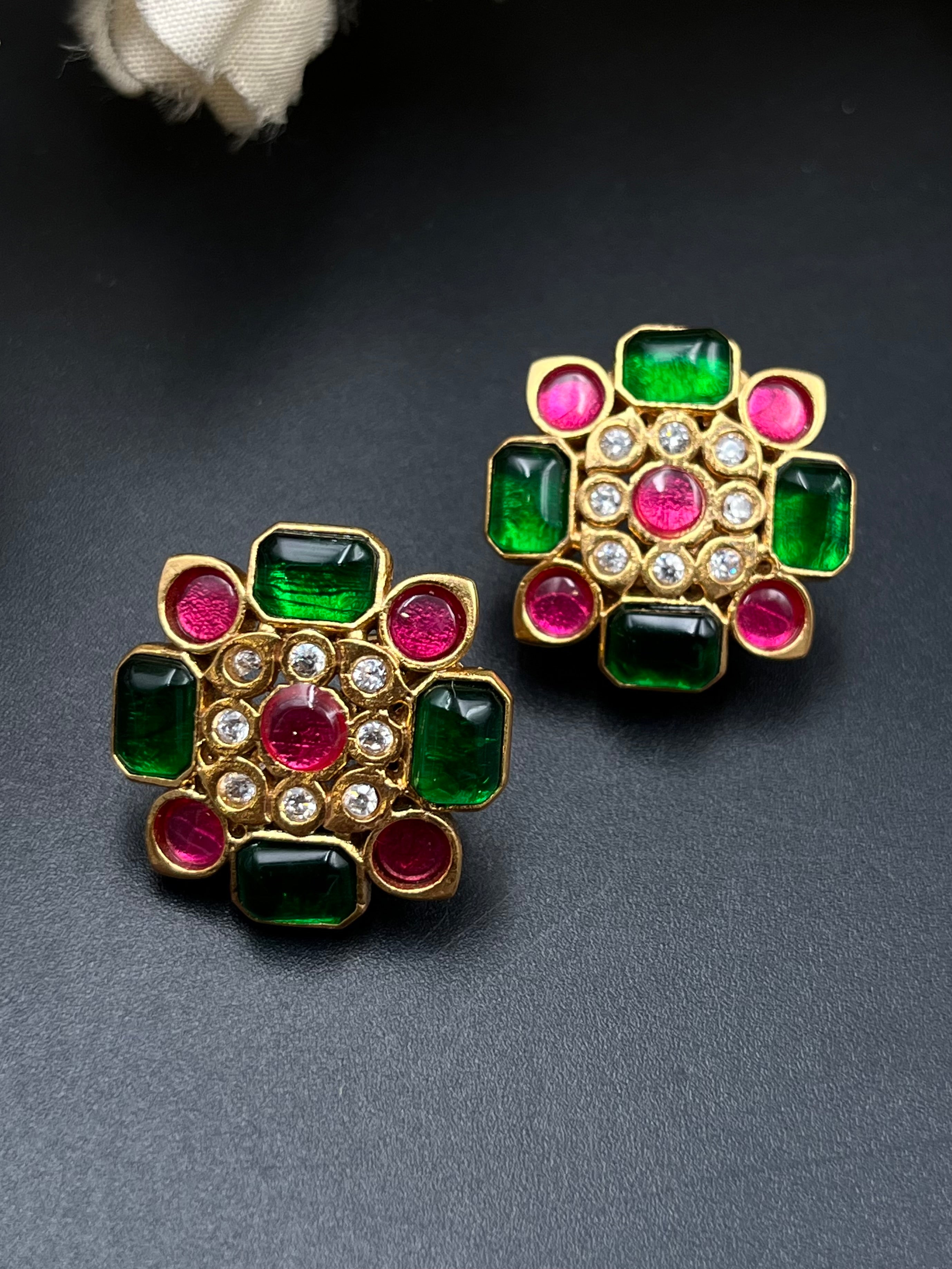 DIYO EARRING