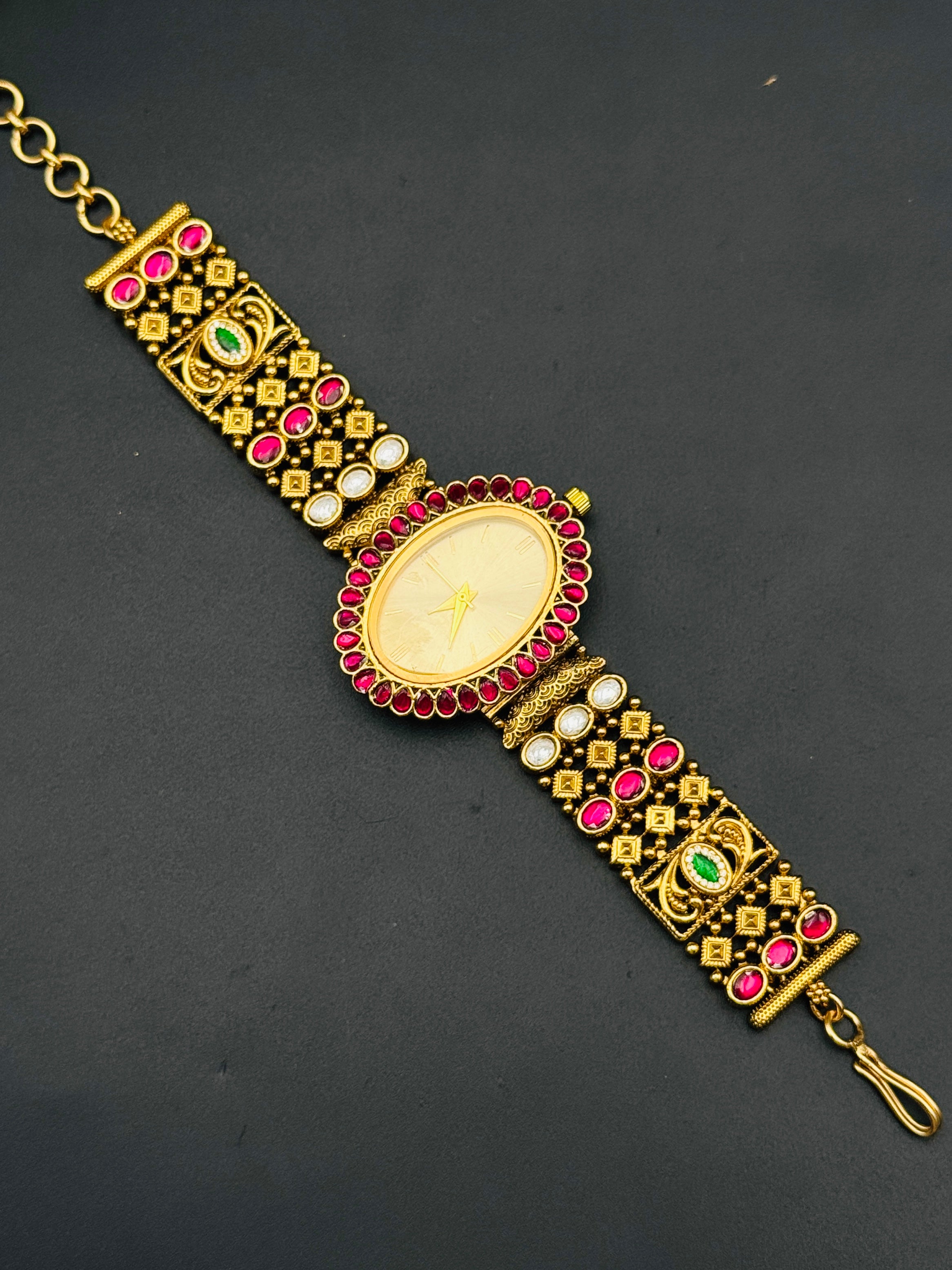 OVAL WATCH