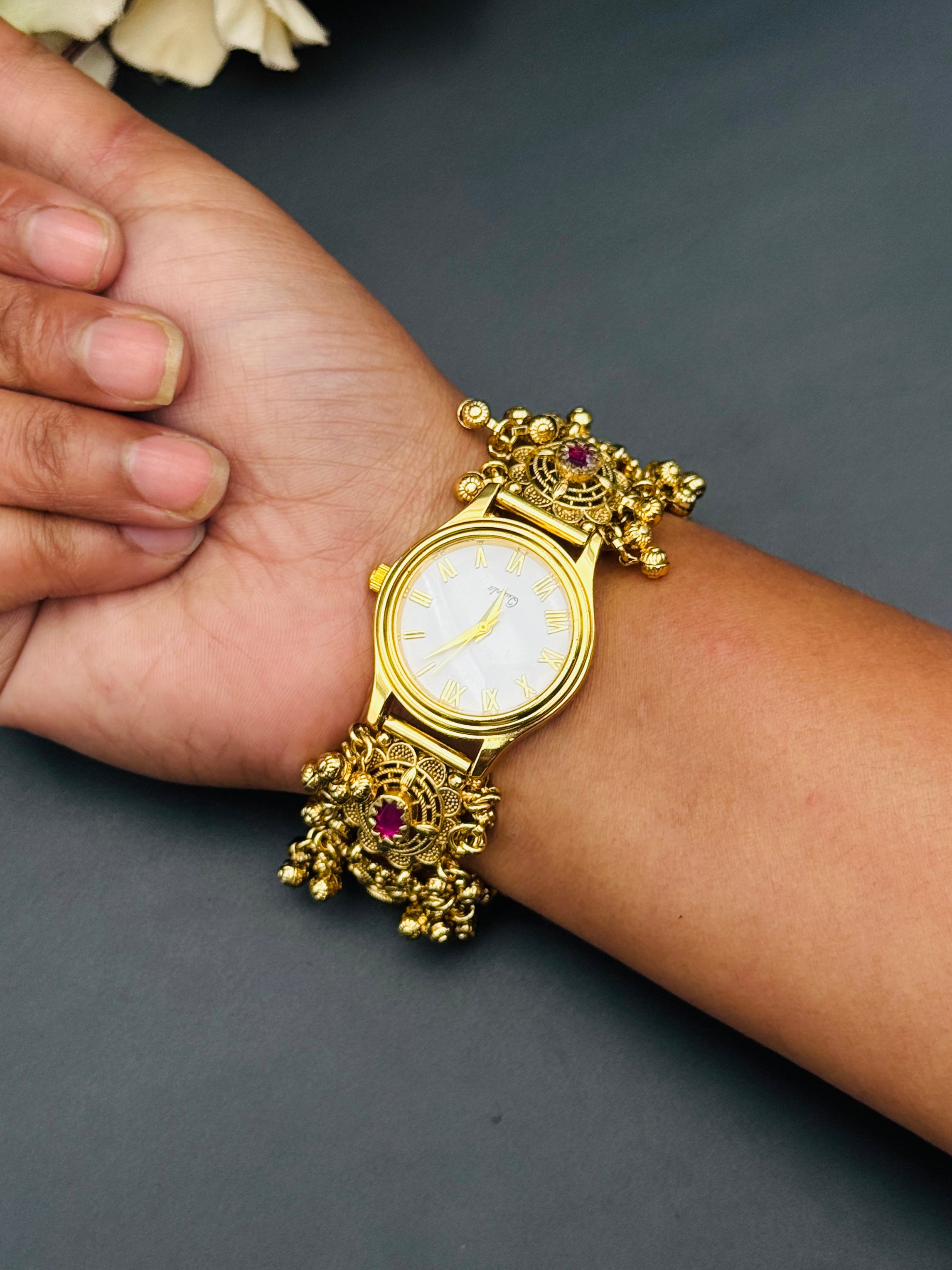 DANIYA WATCH