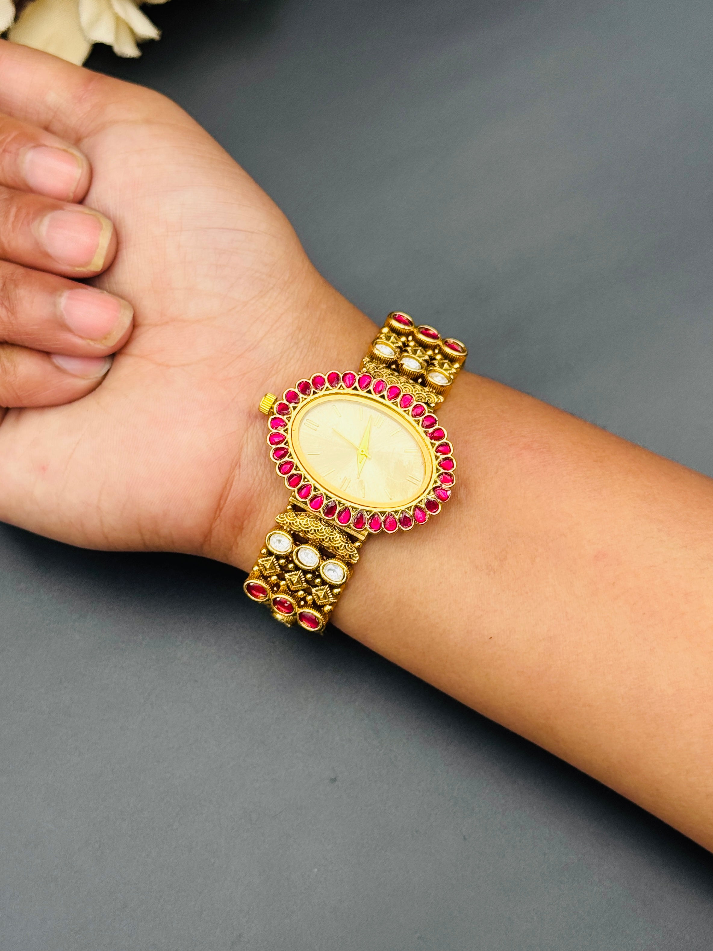 OVAL WATCH