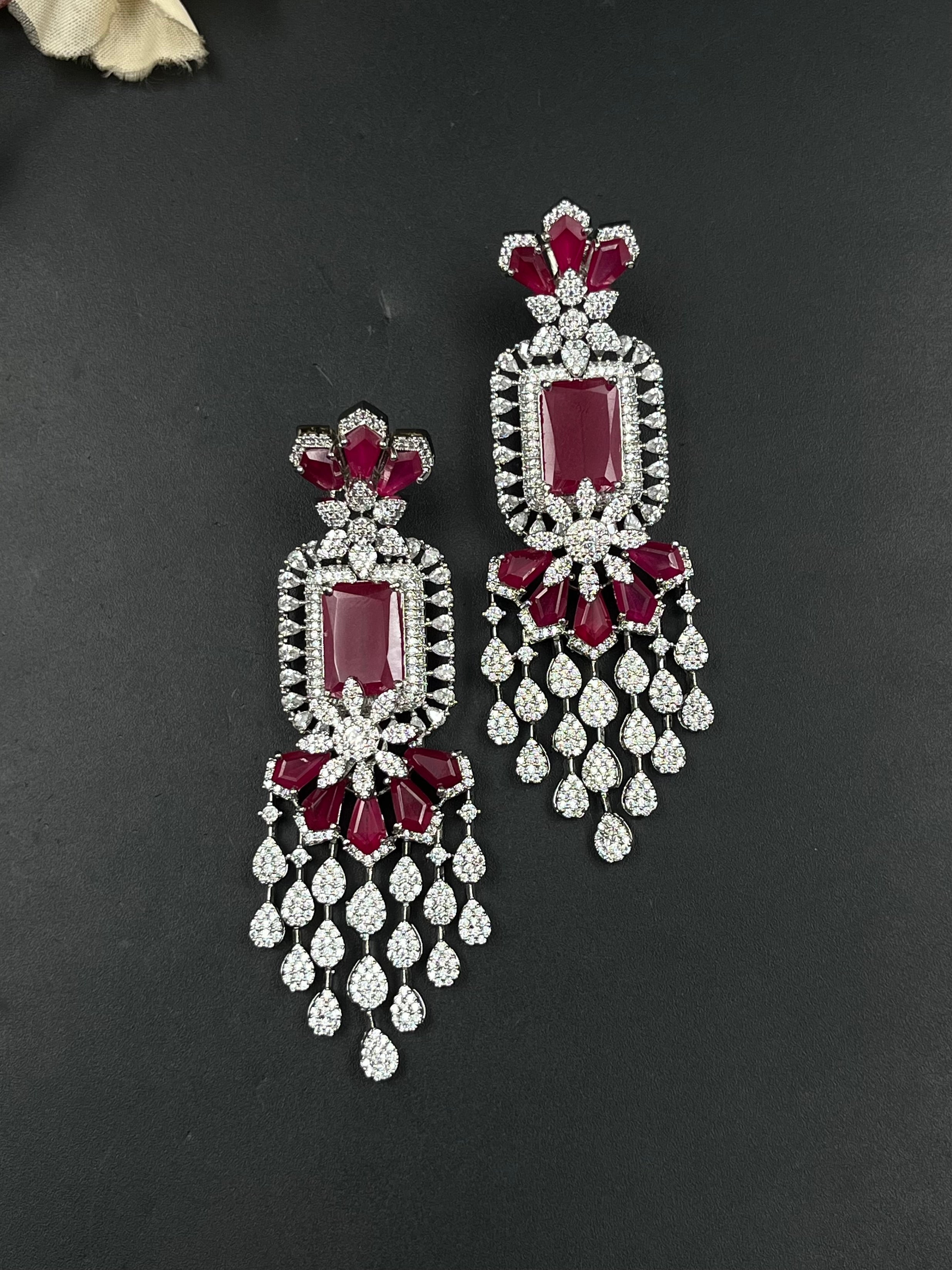 NIMO EARRING
