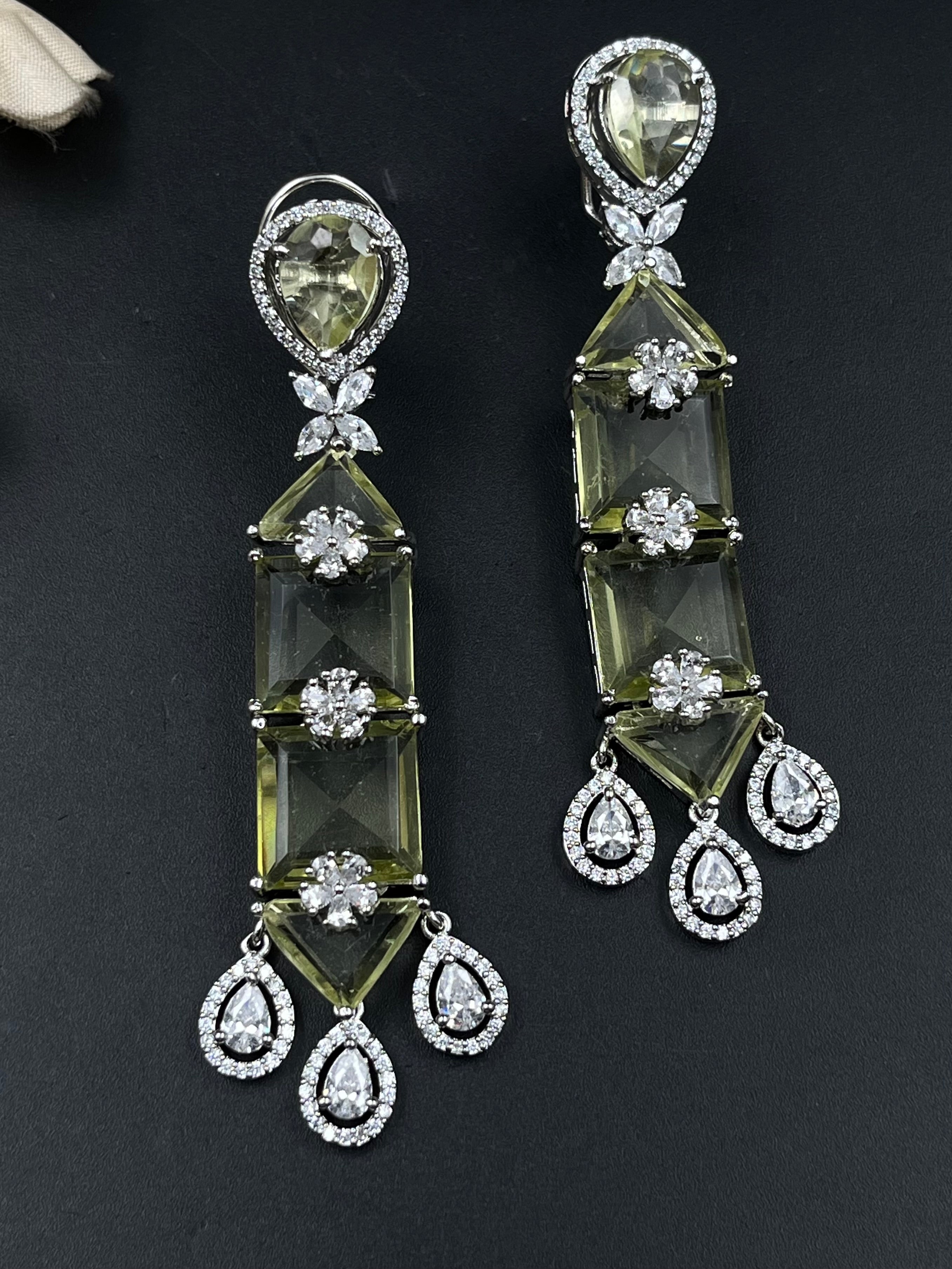 GINO EARRING