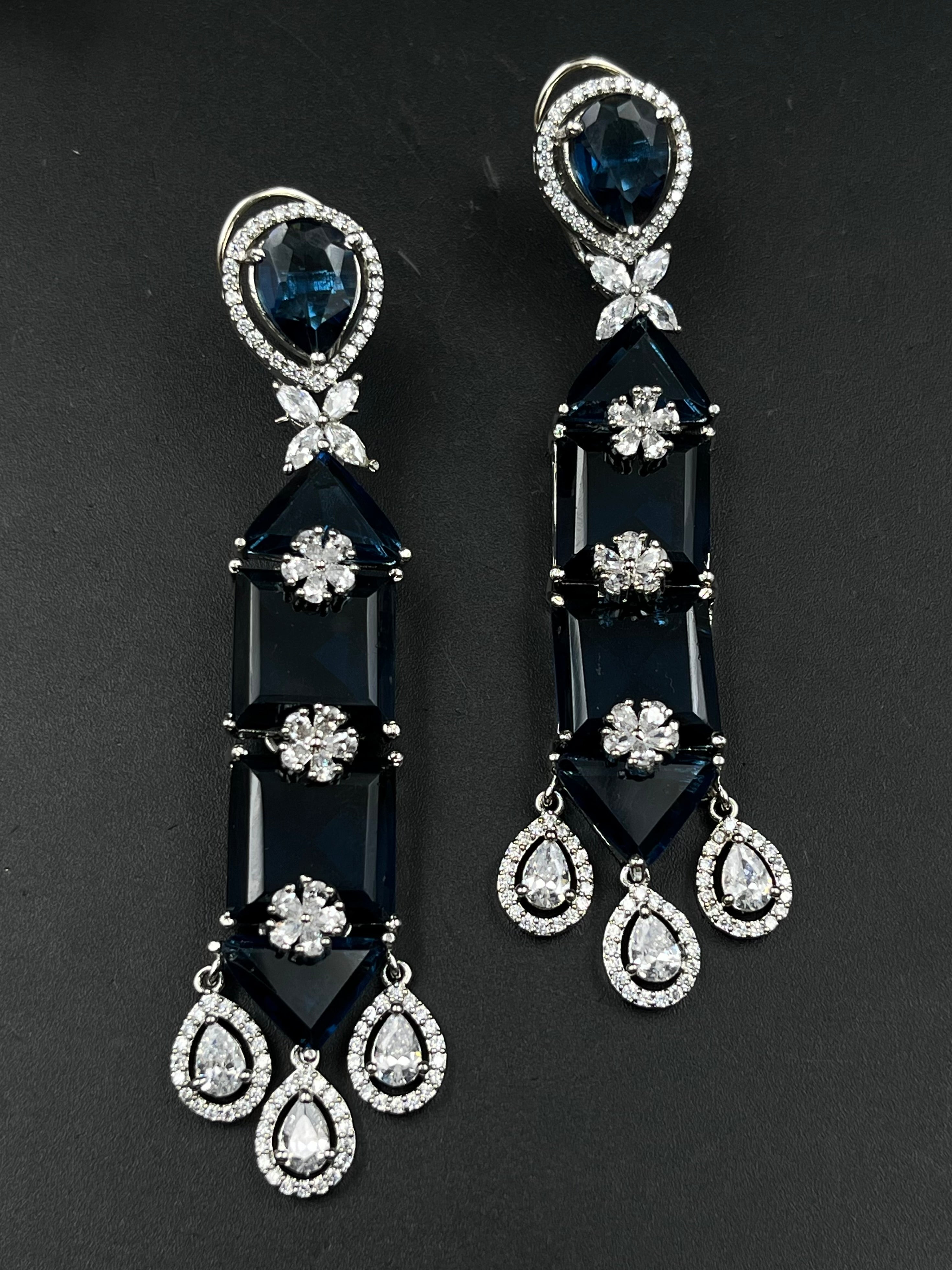 GINO EARRING