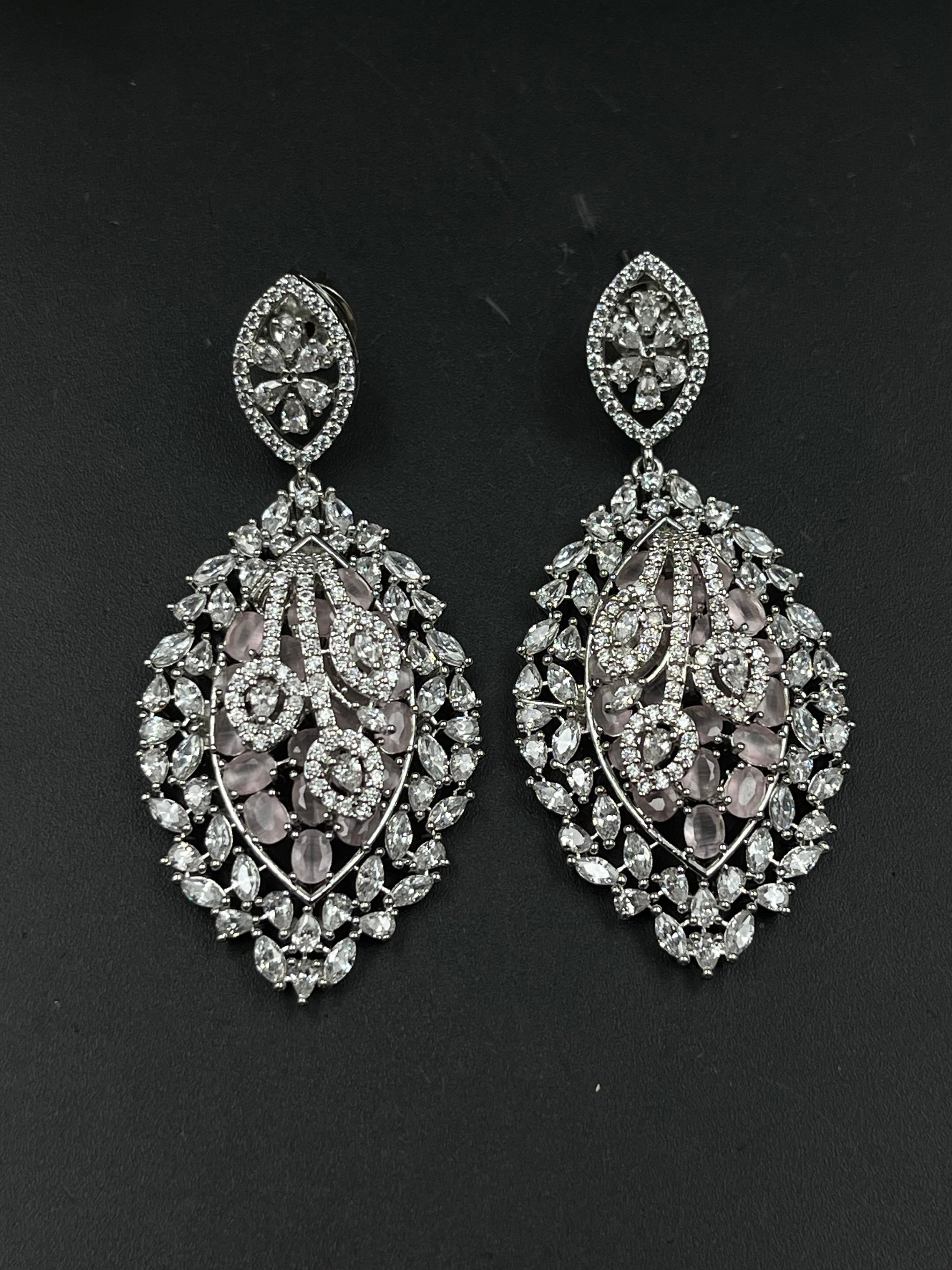 KIYO EARRING