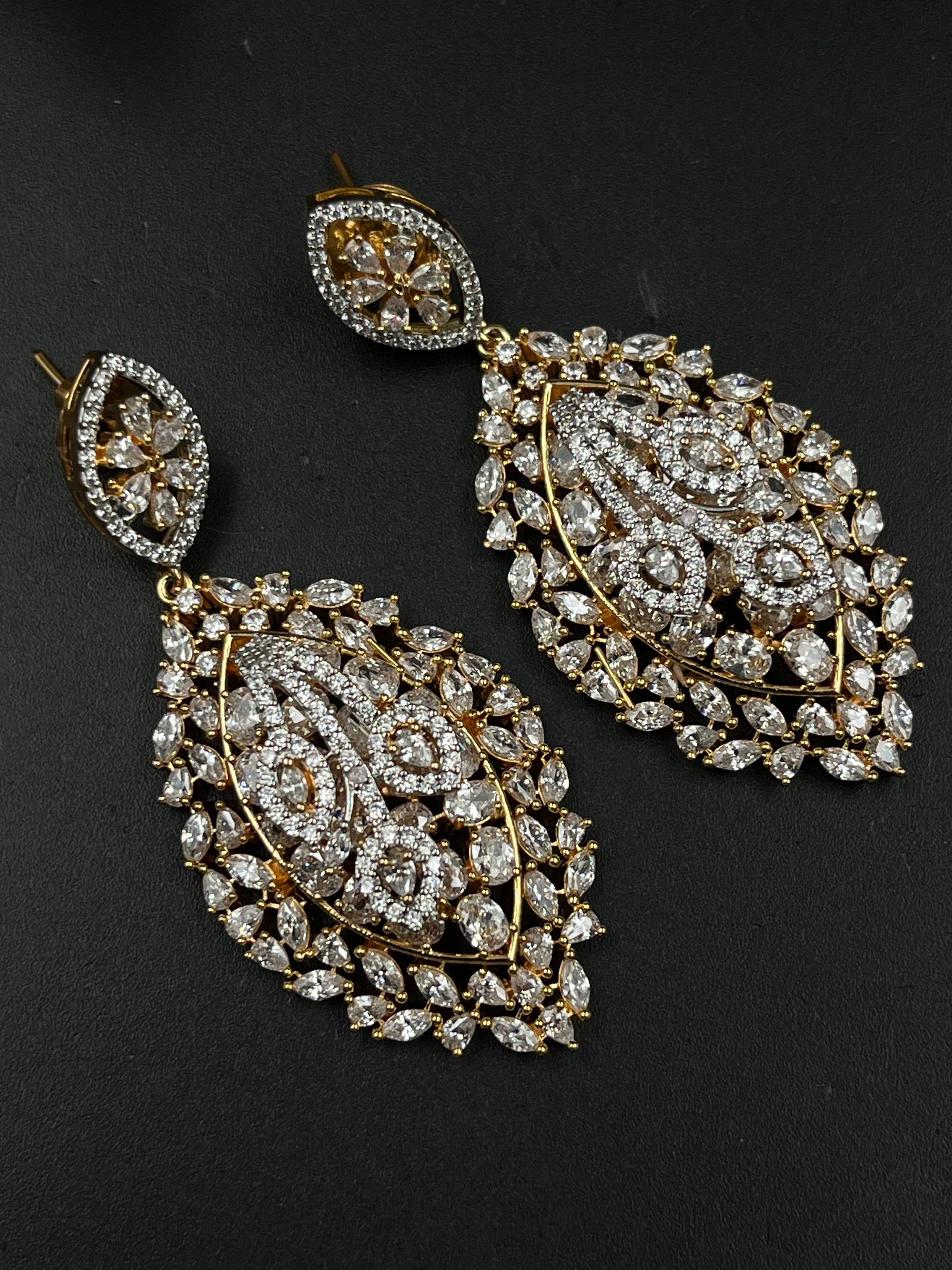 KIYO EARRING