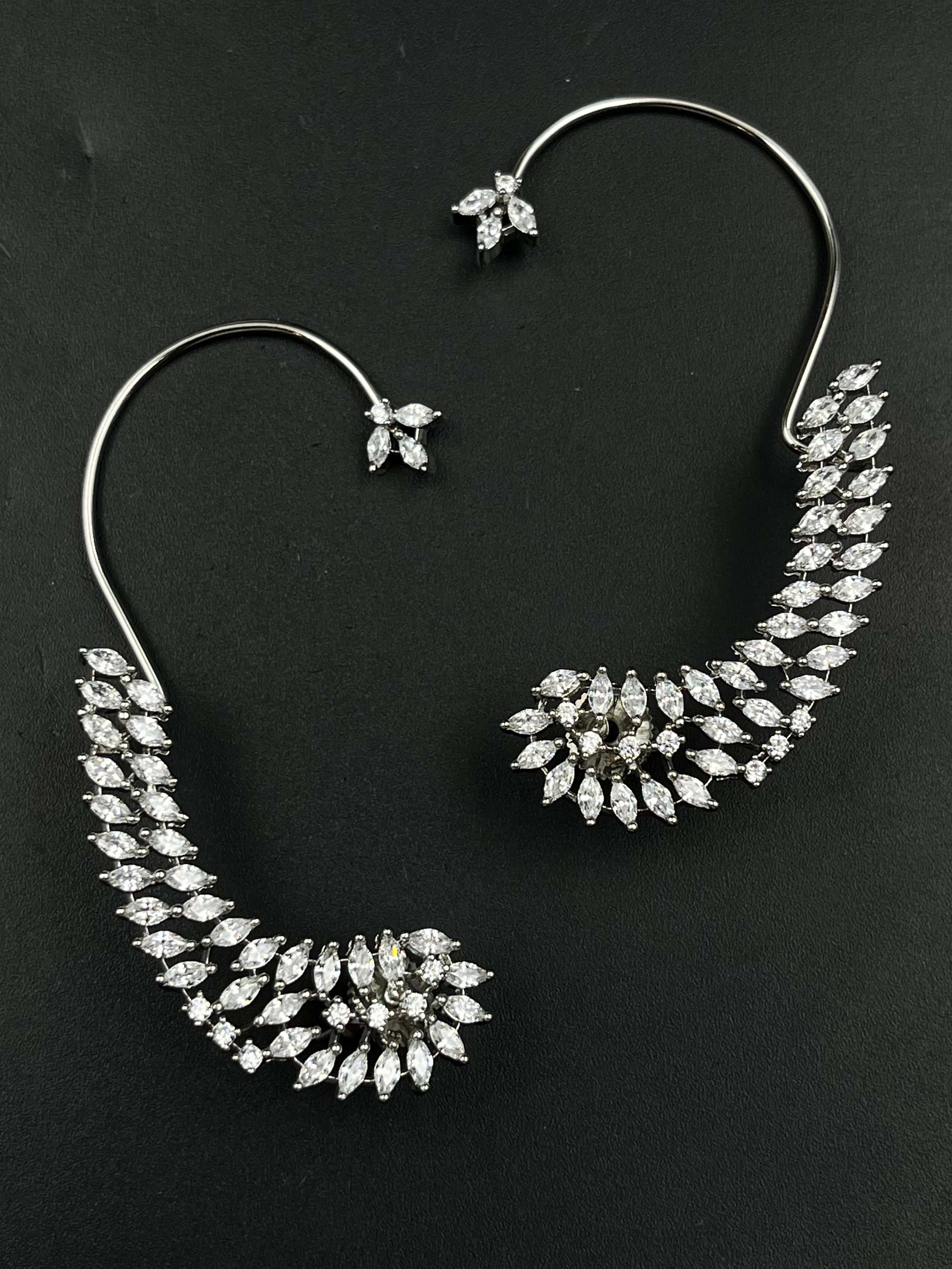 ONI EARRING