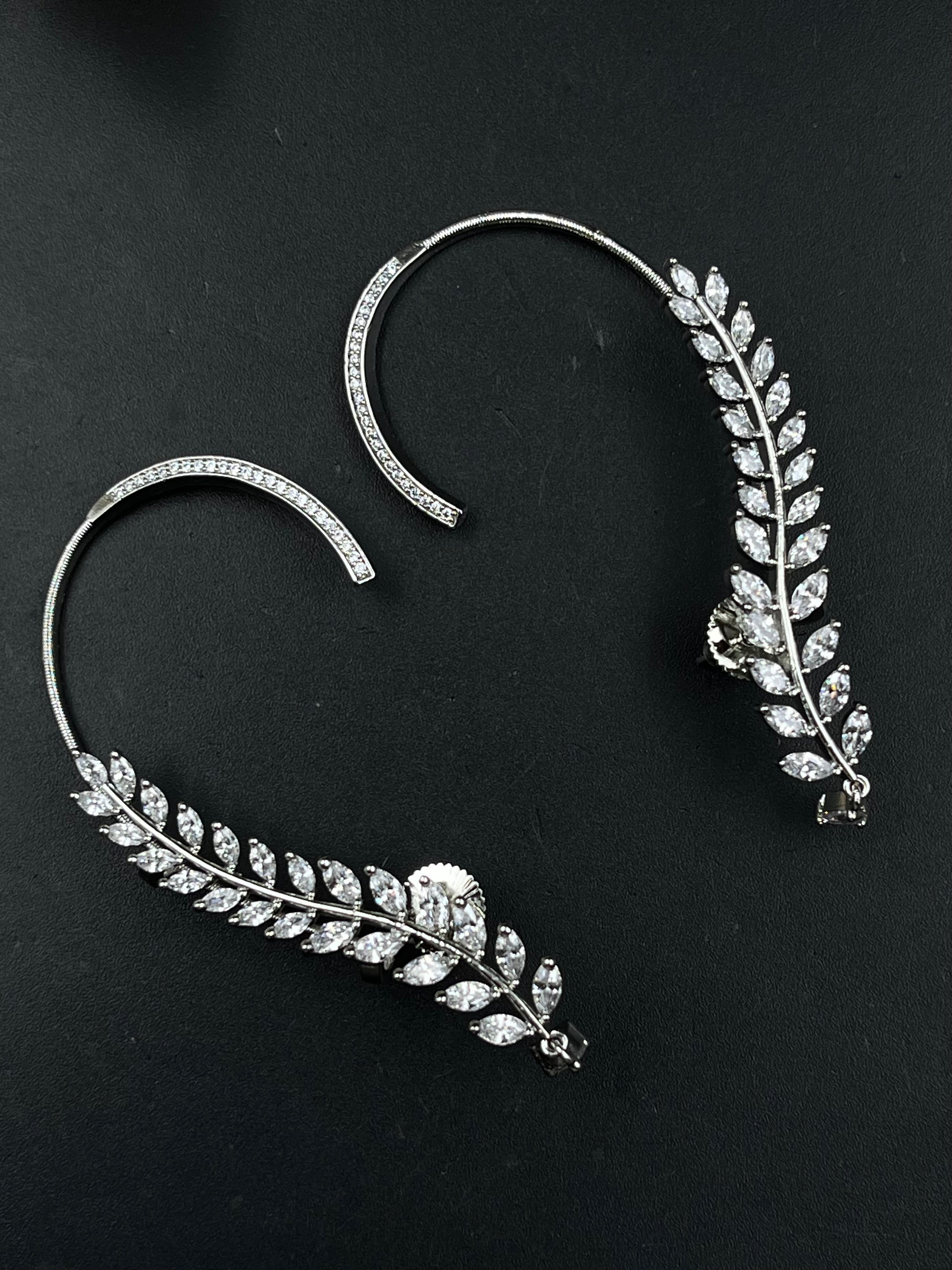 GIO EARRING