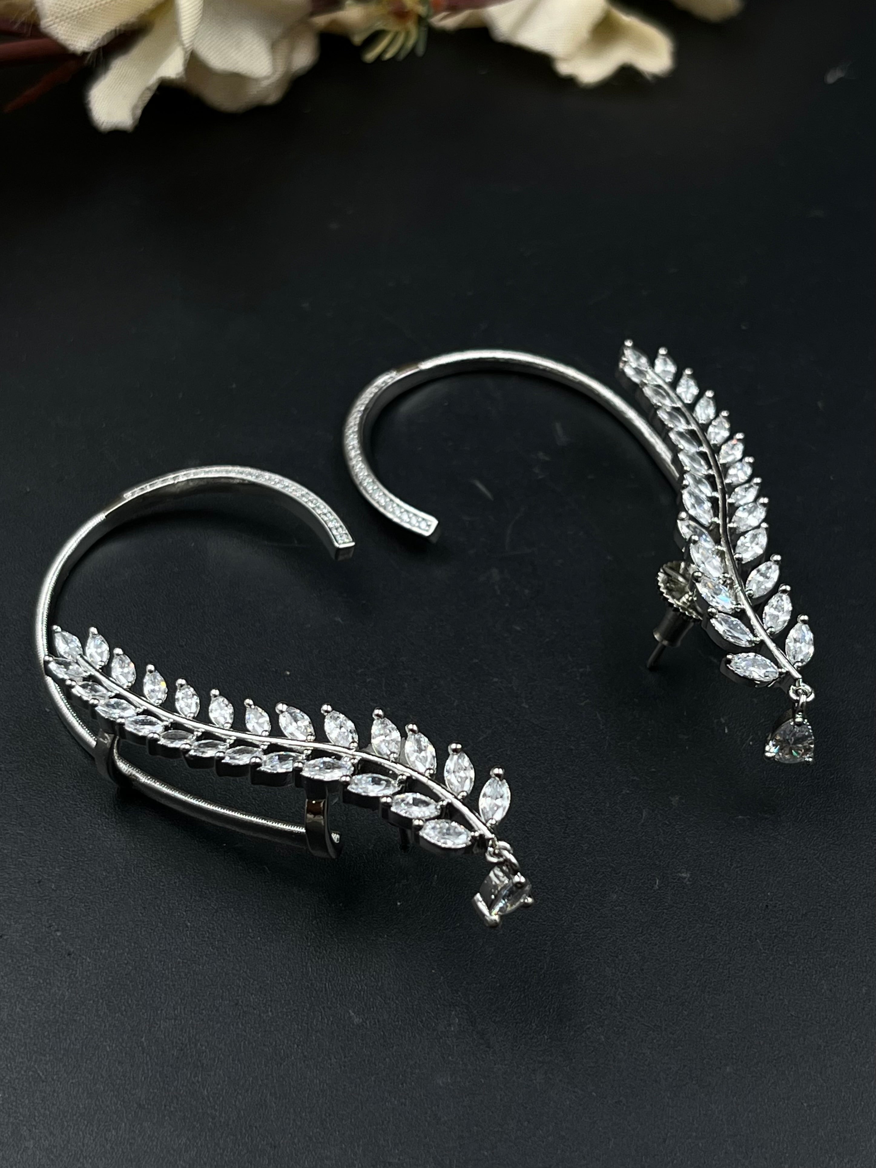 GIO EARRING