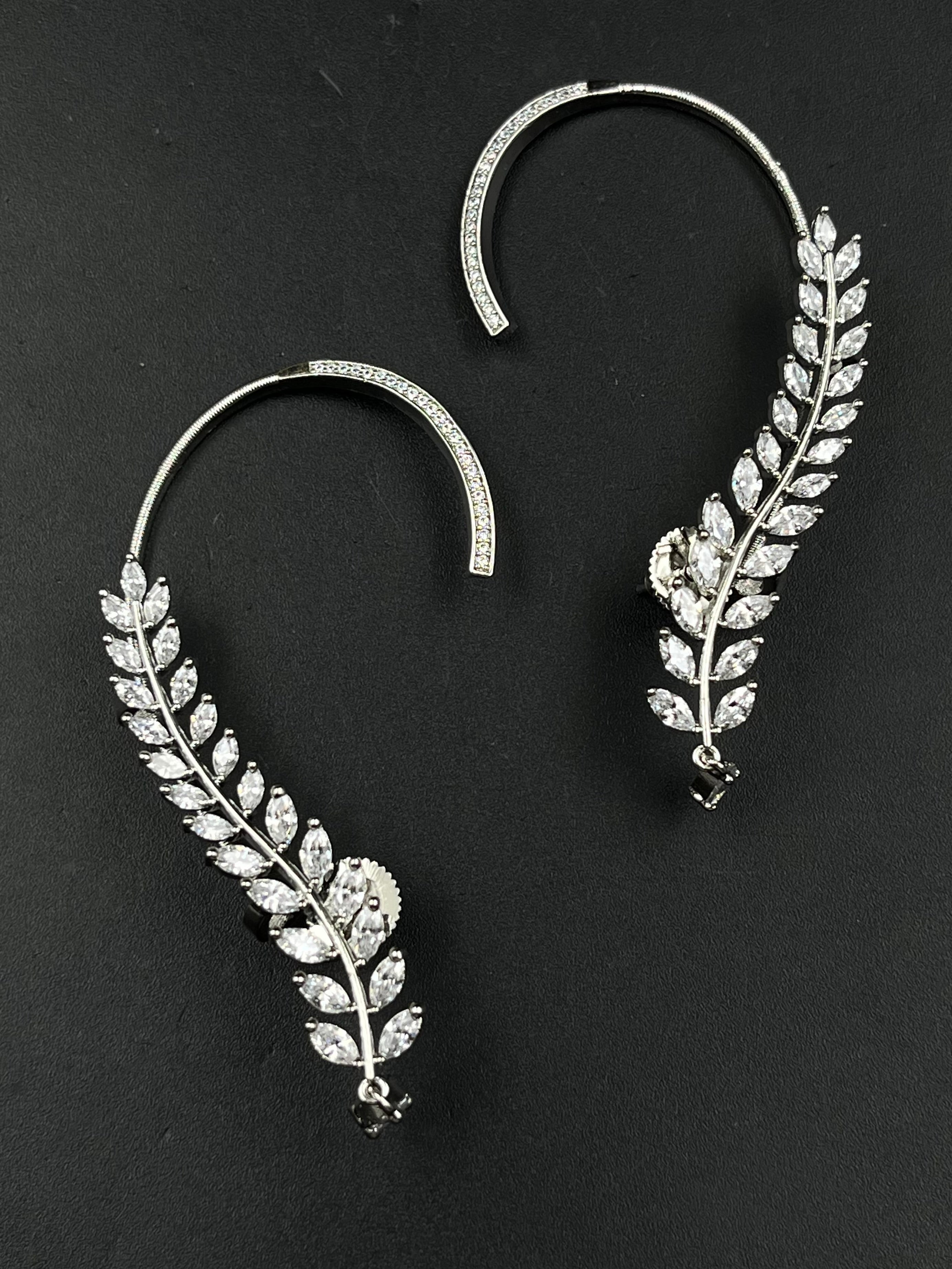 GIO EARRING