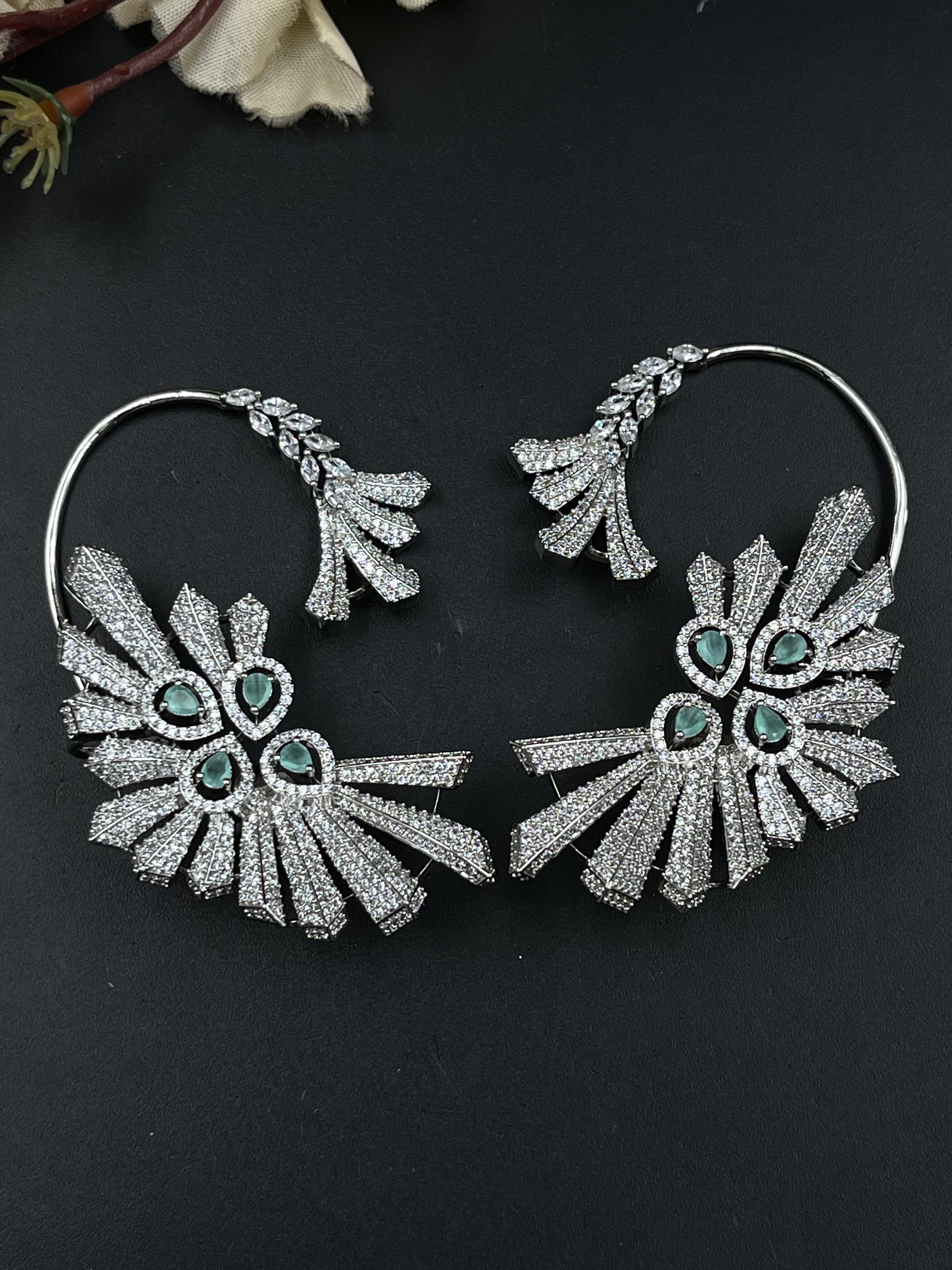 WIYA EARRING