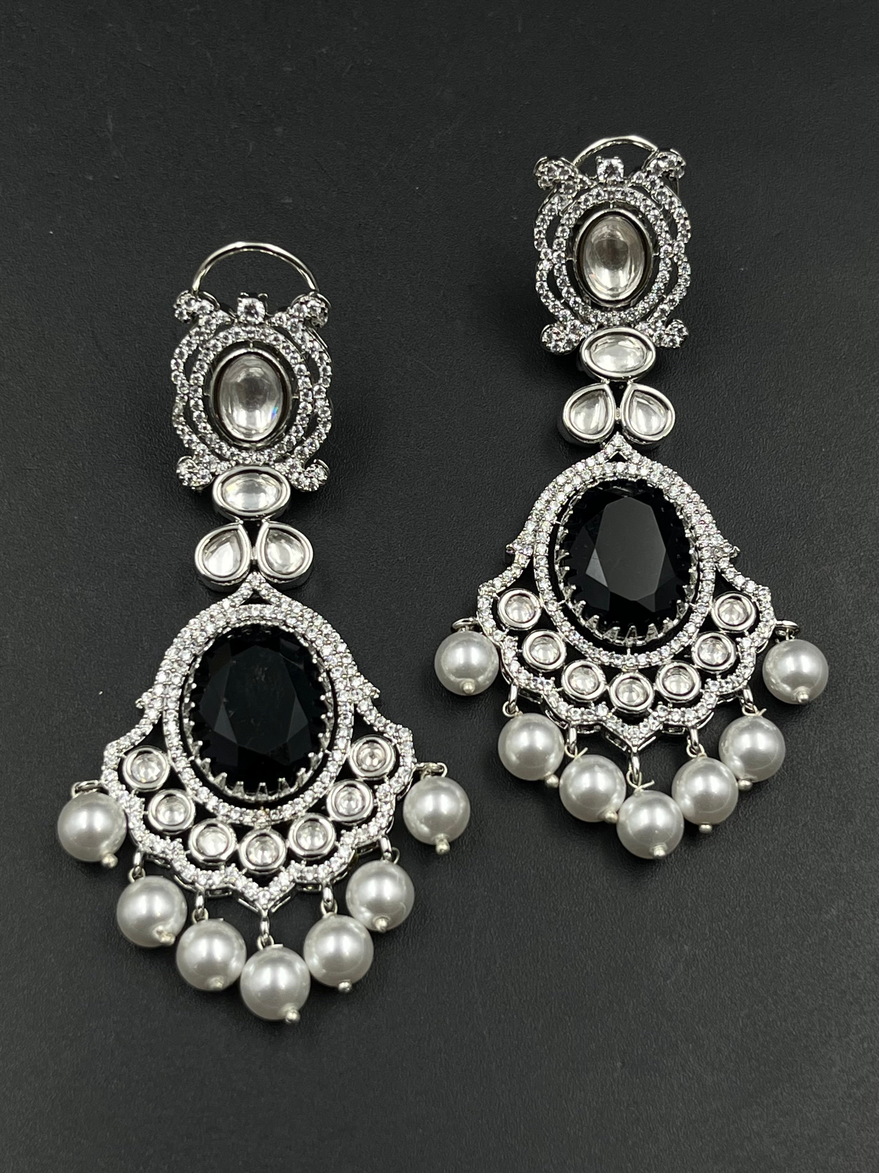AZA EARRING