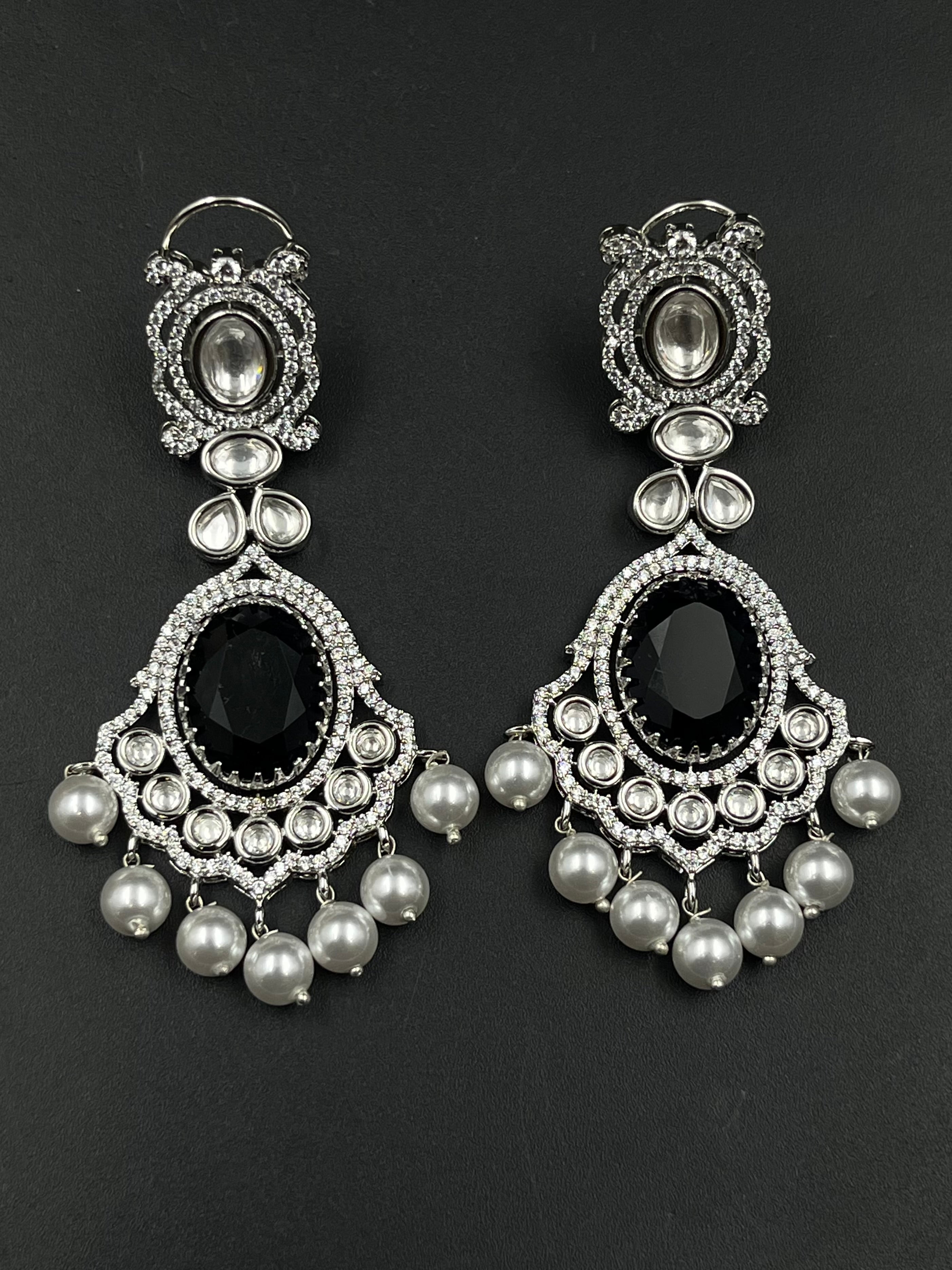 AZA EARRING