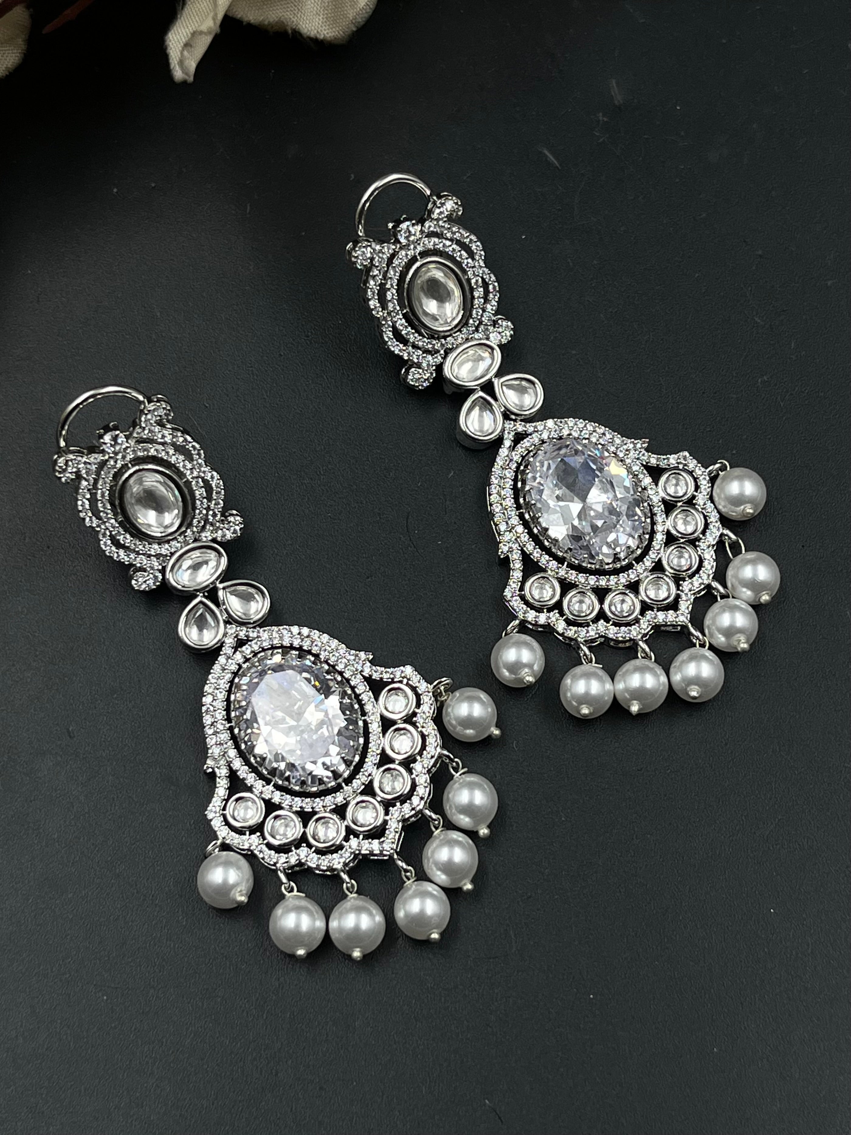 AZA EARRING