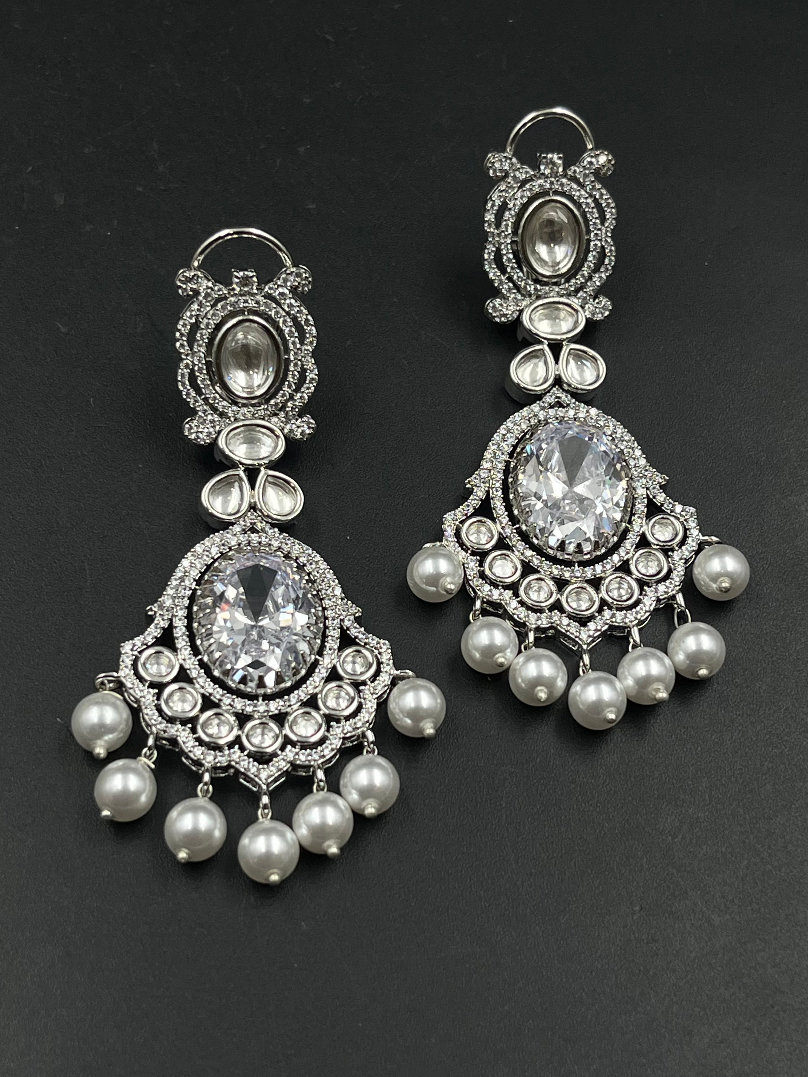 AZA EARRING
