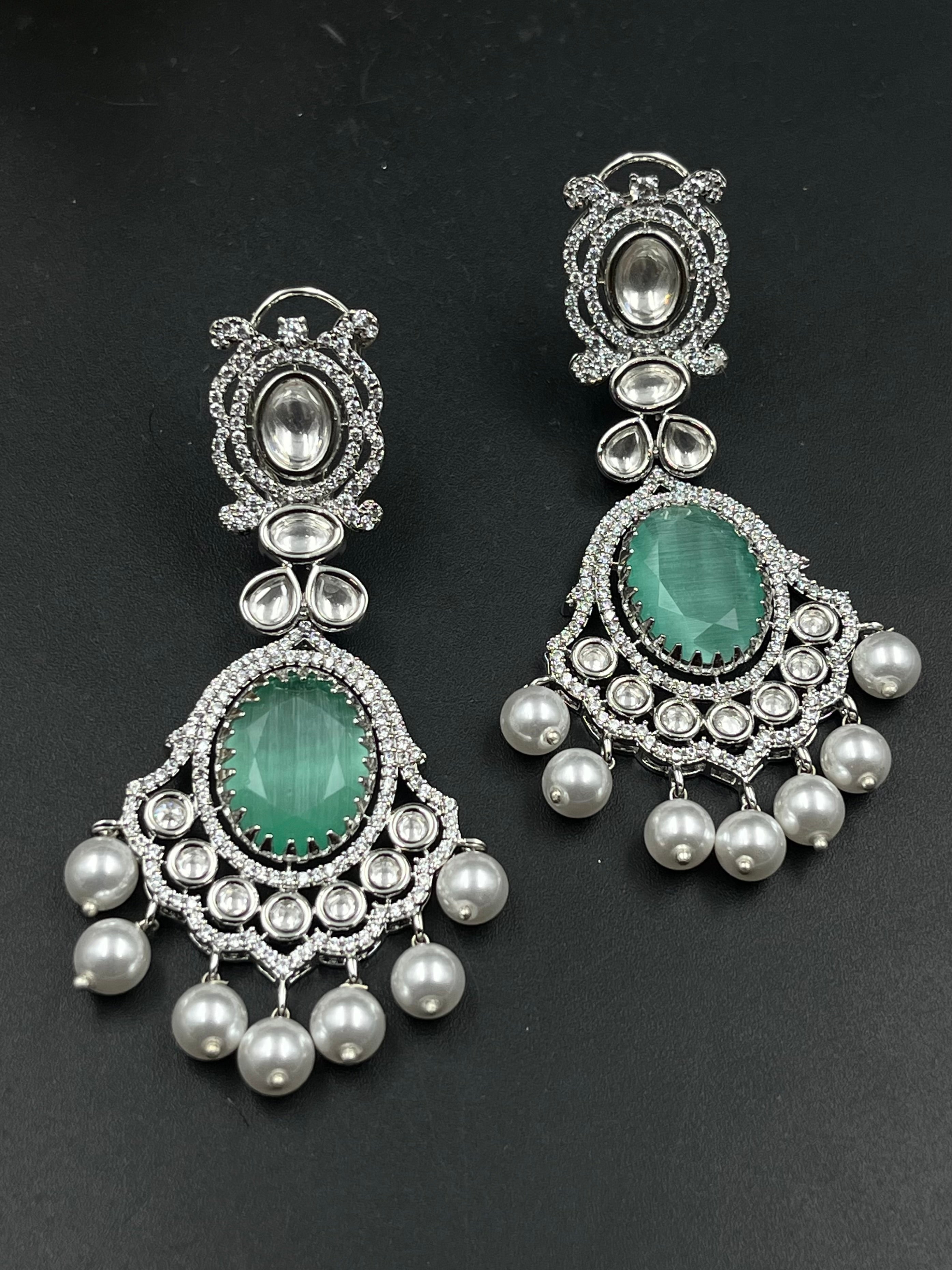 AZA EARRING