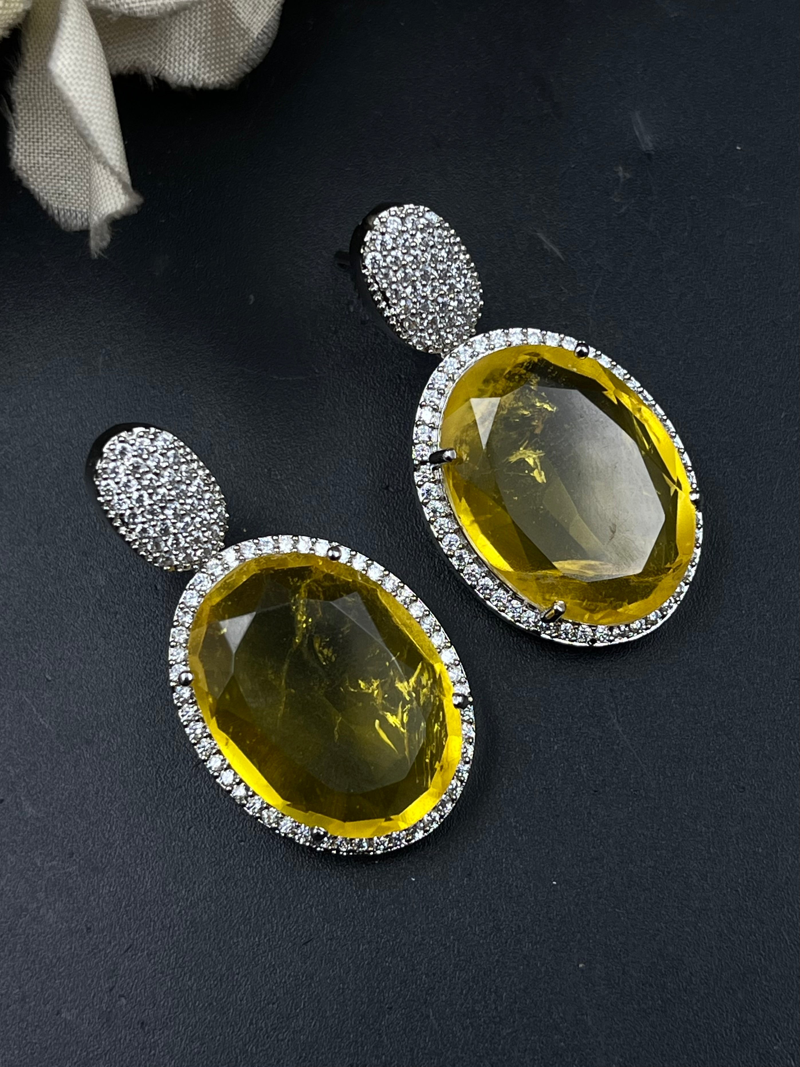LIYO EARRING