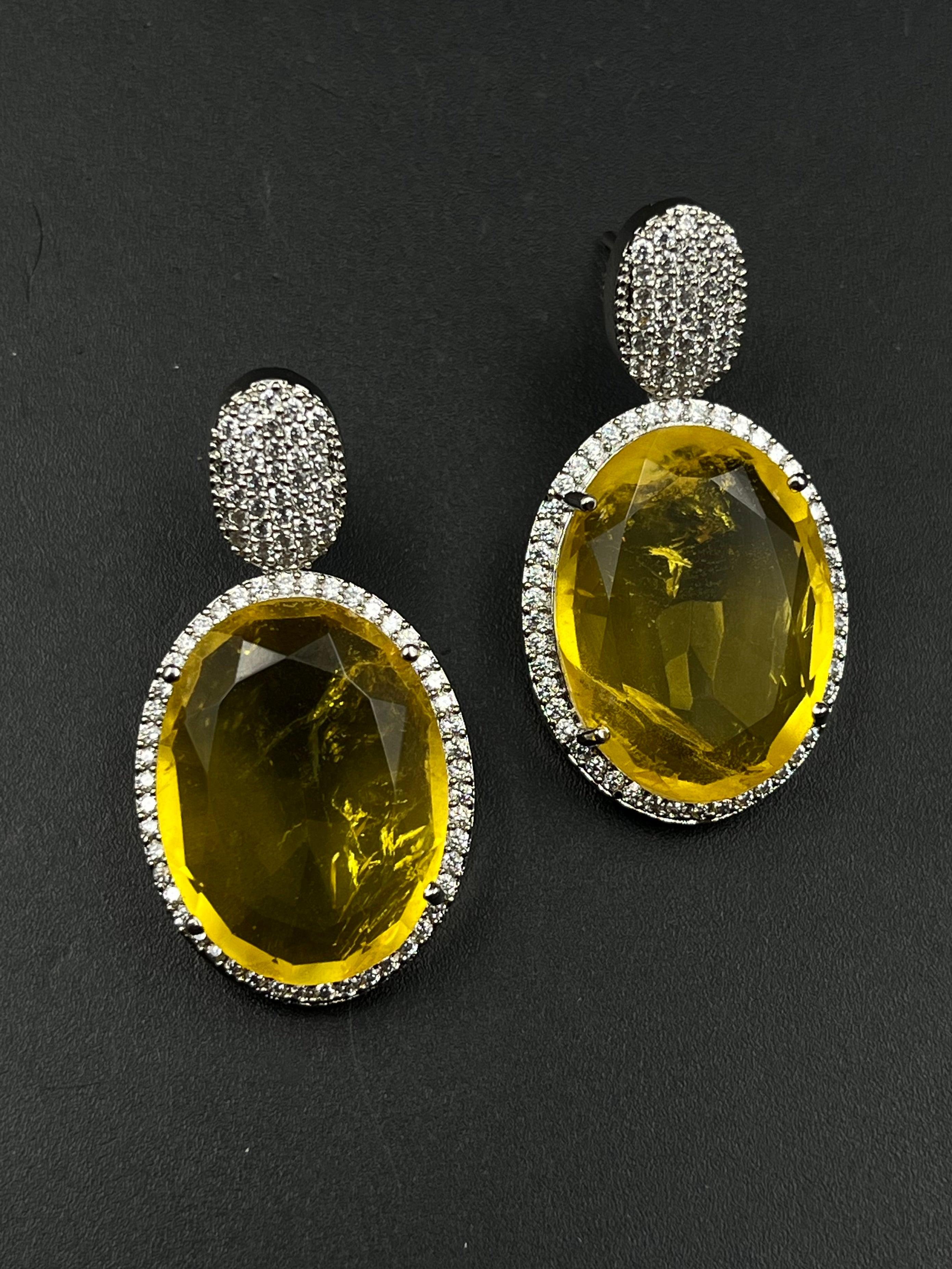 LIYO EARRING