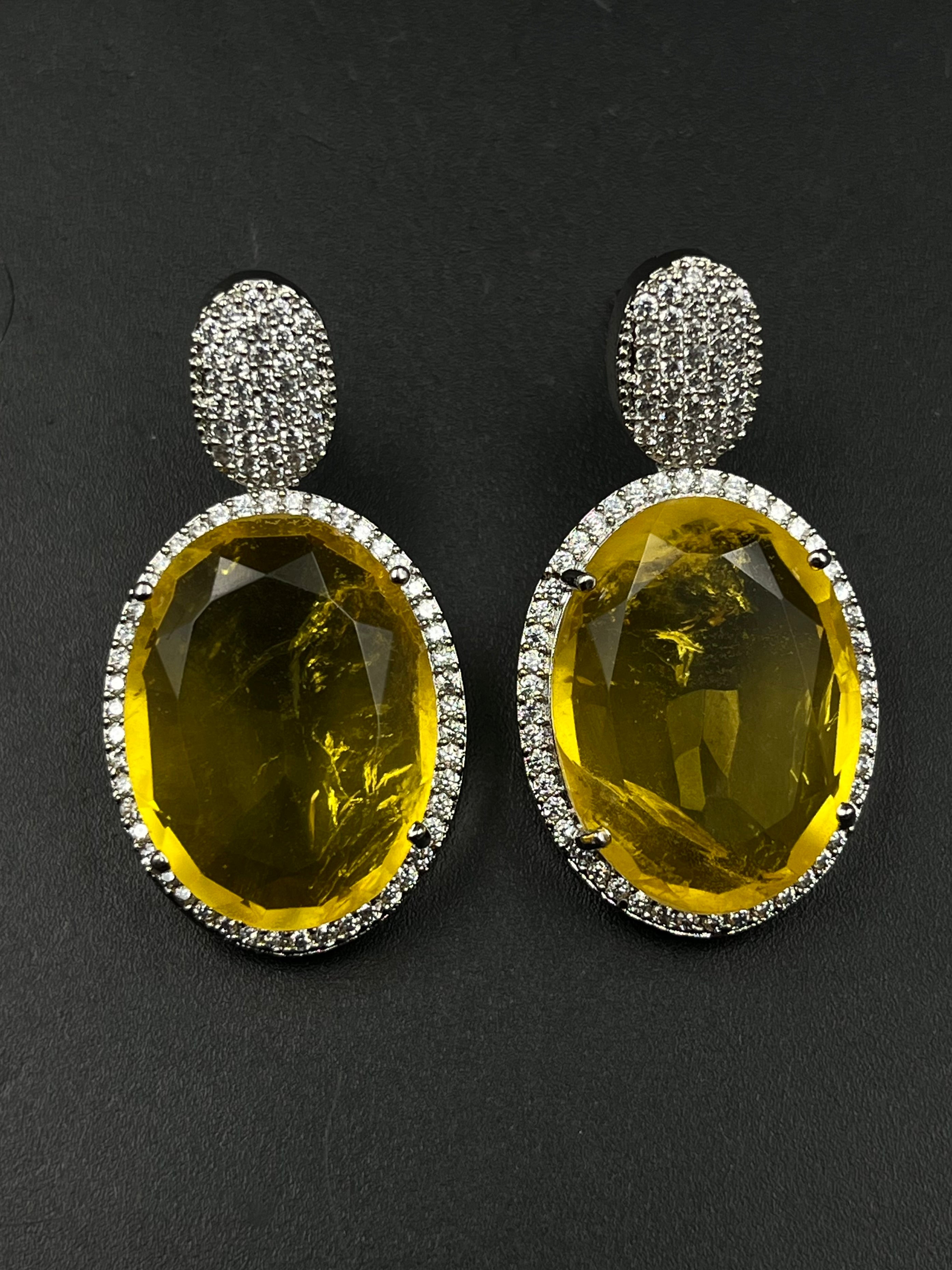 LIYO EARRING
