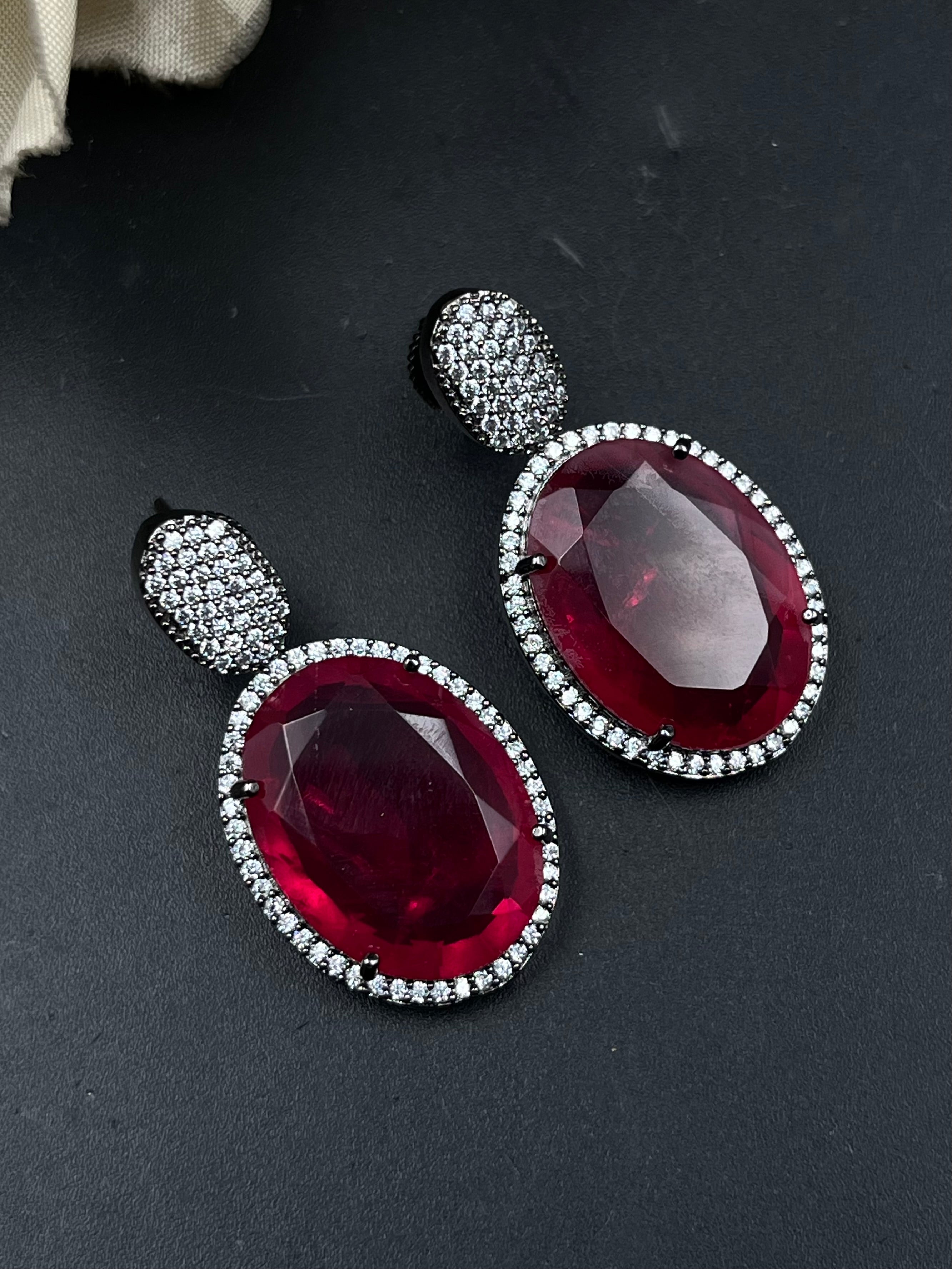 LIYO EARRING