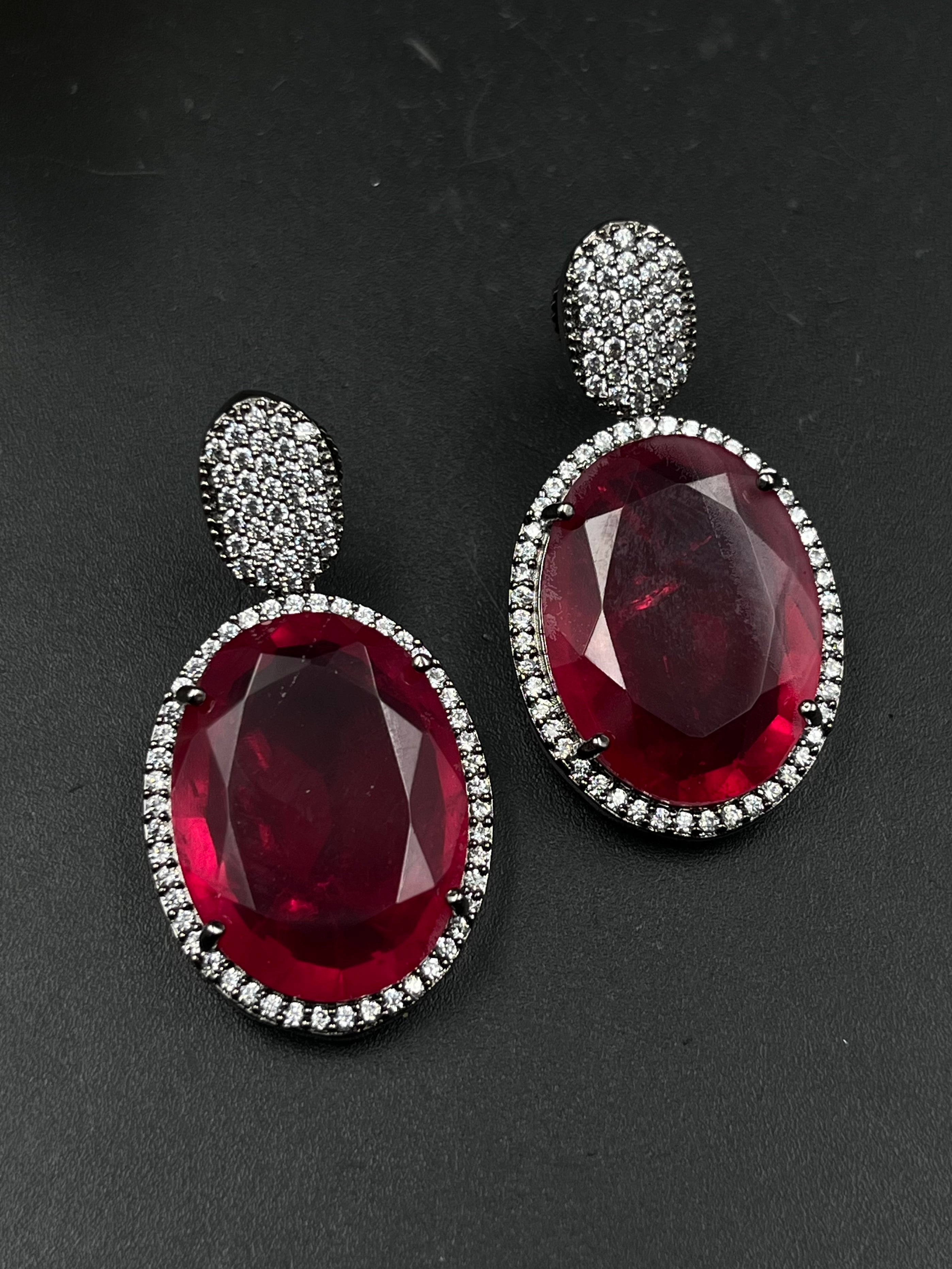 LIYO EARRING