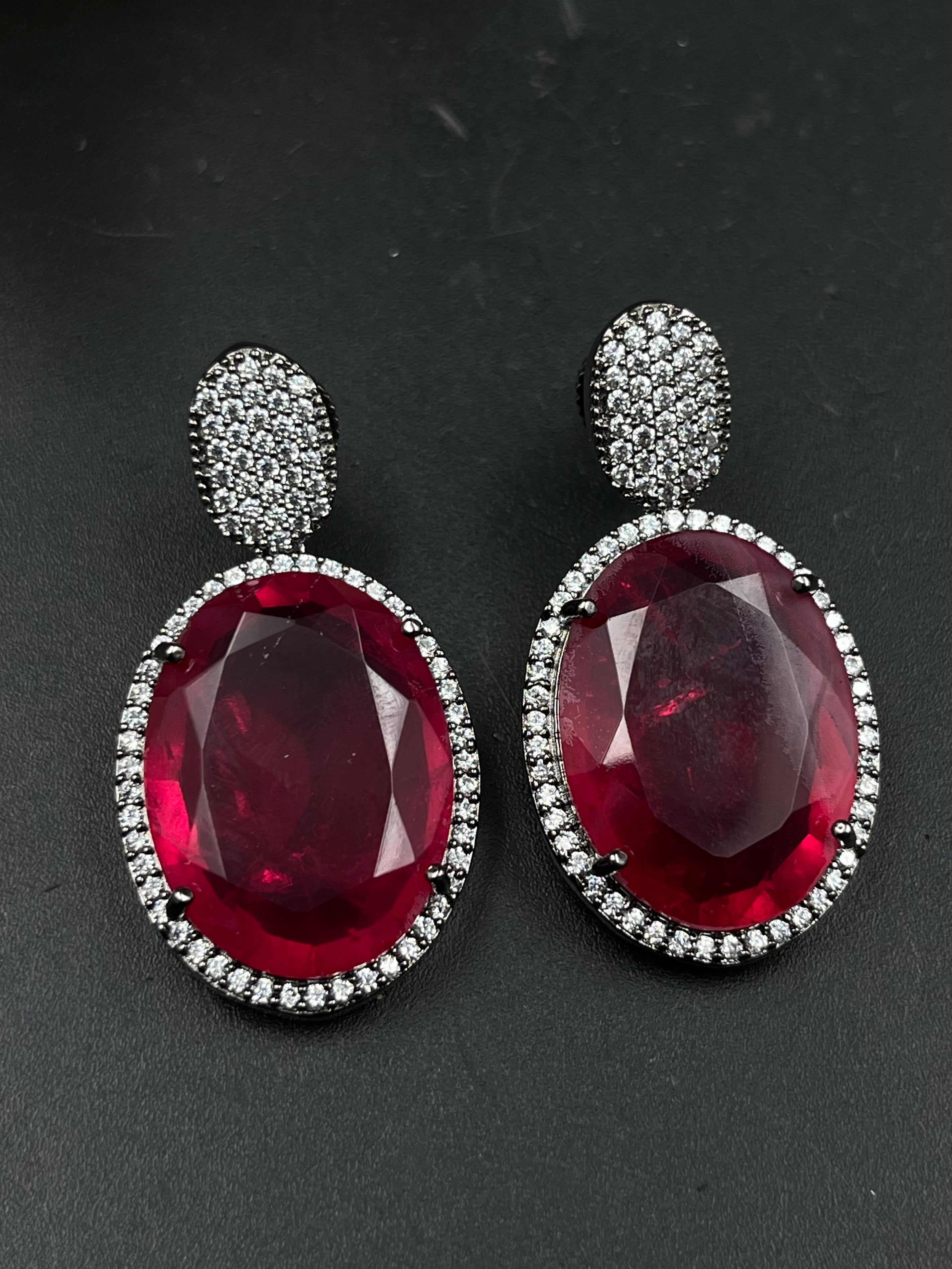 LIYO EARRING