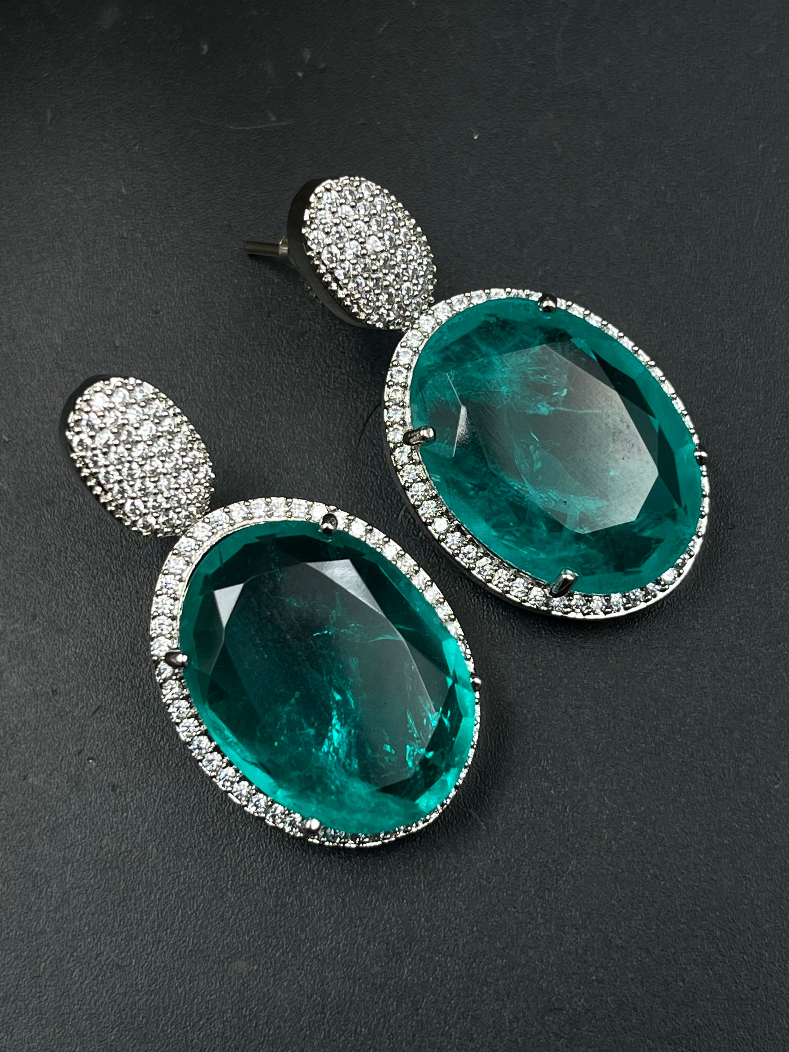 LIYO EARRING