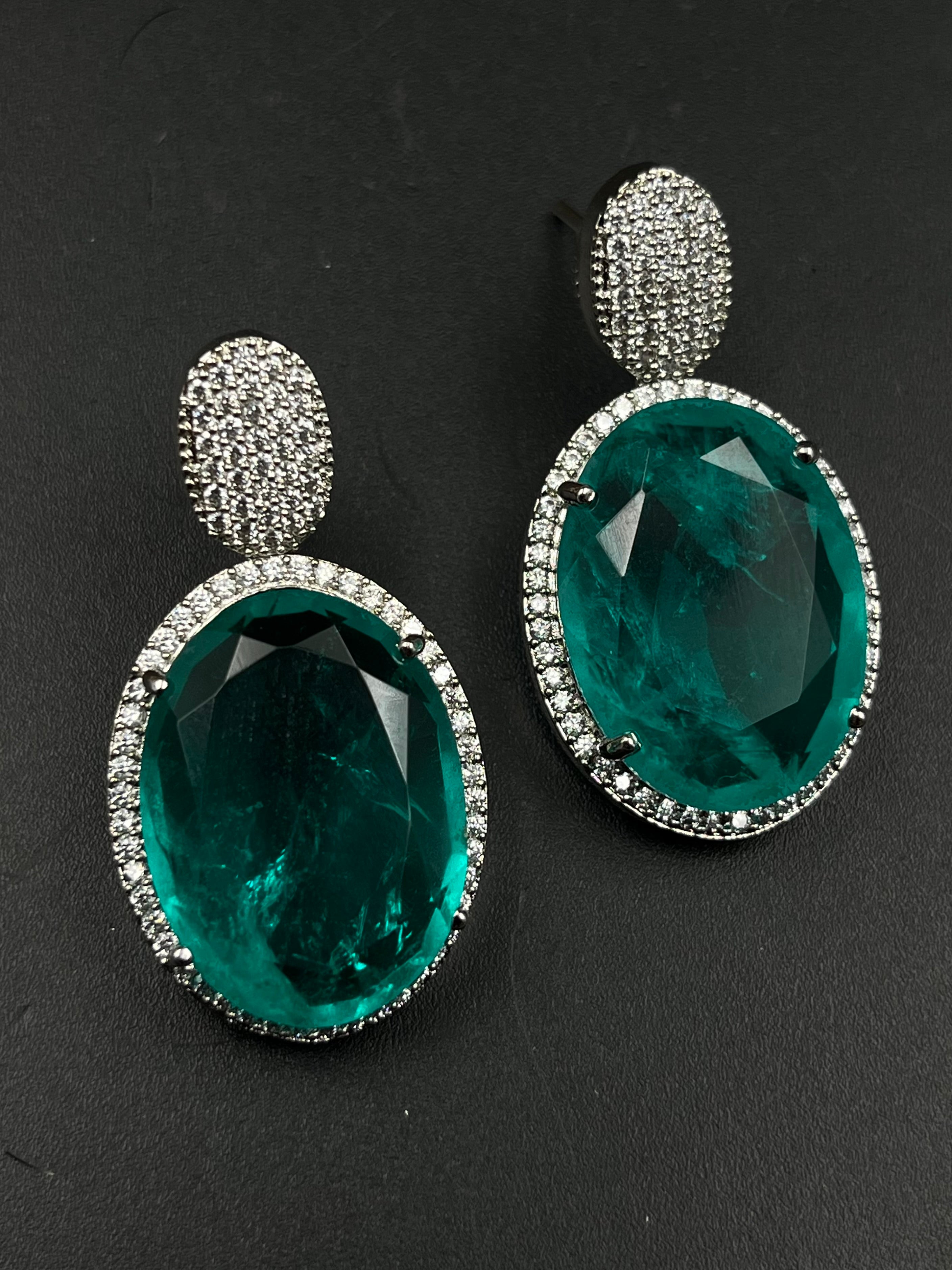 LIYO EARRING
