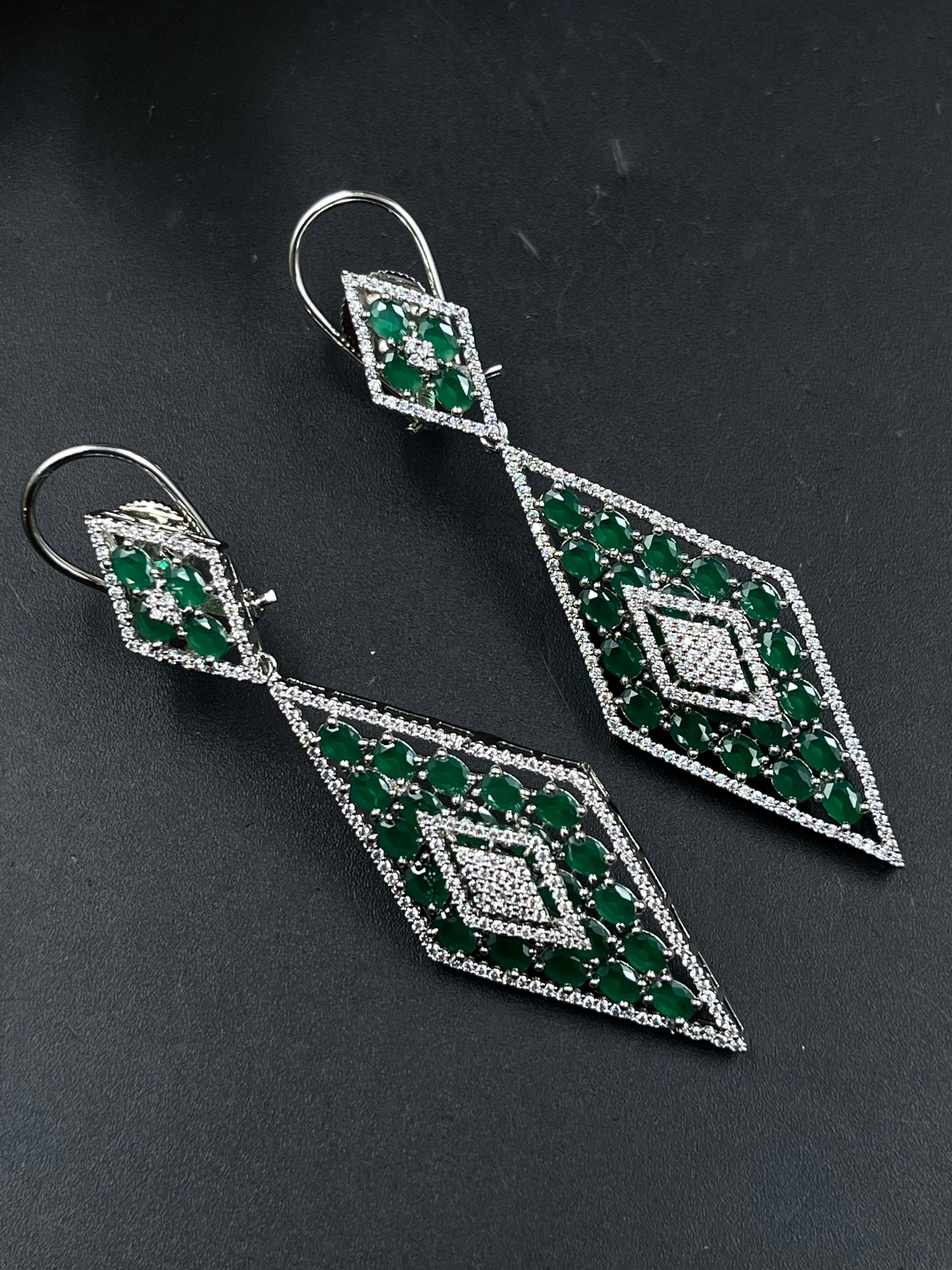 JINO EARRING