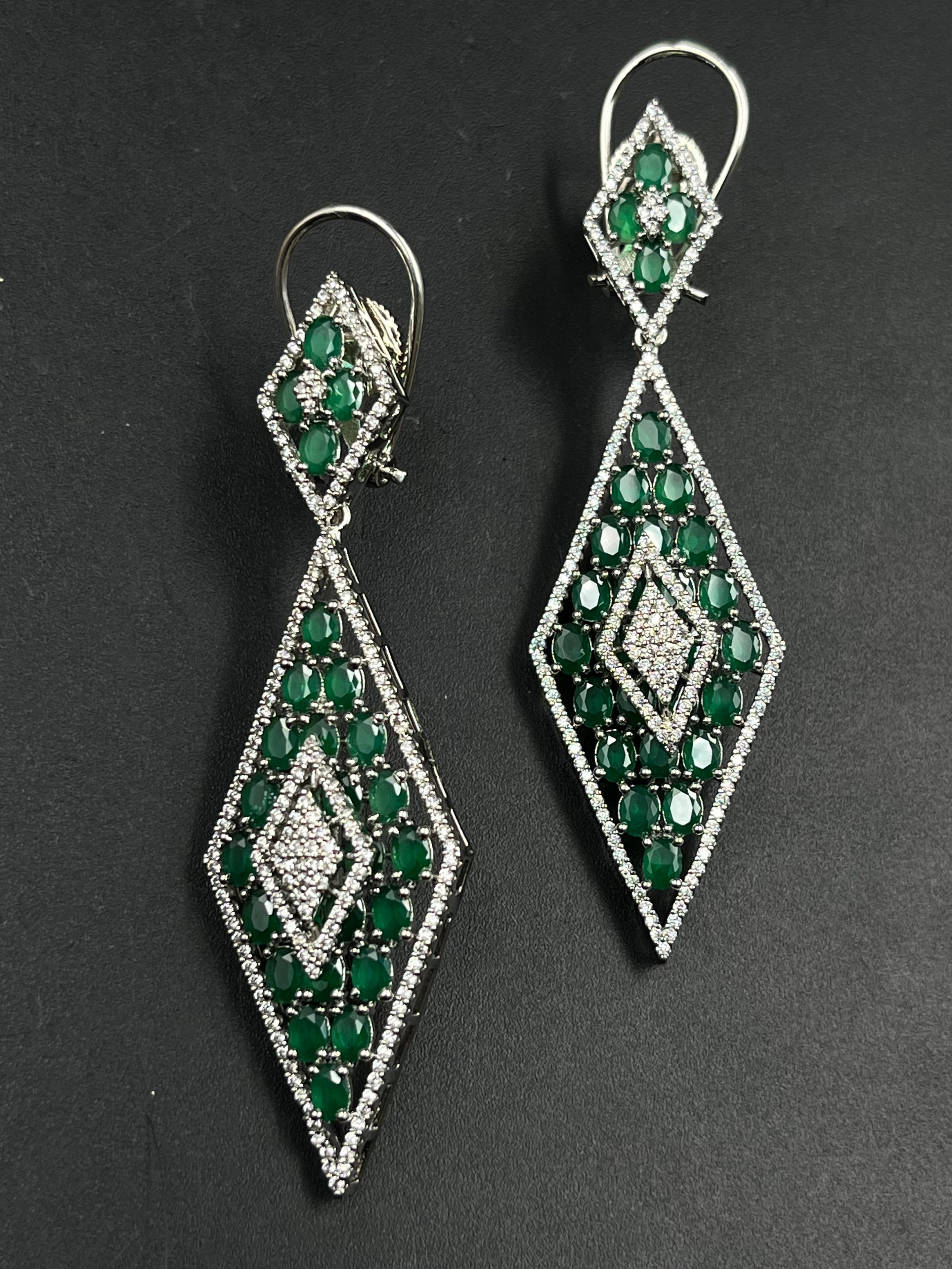 JINO EARRING