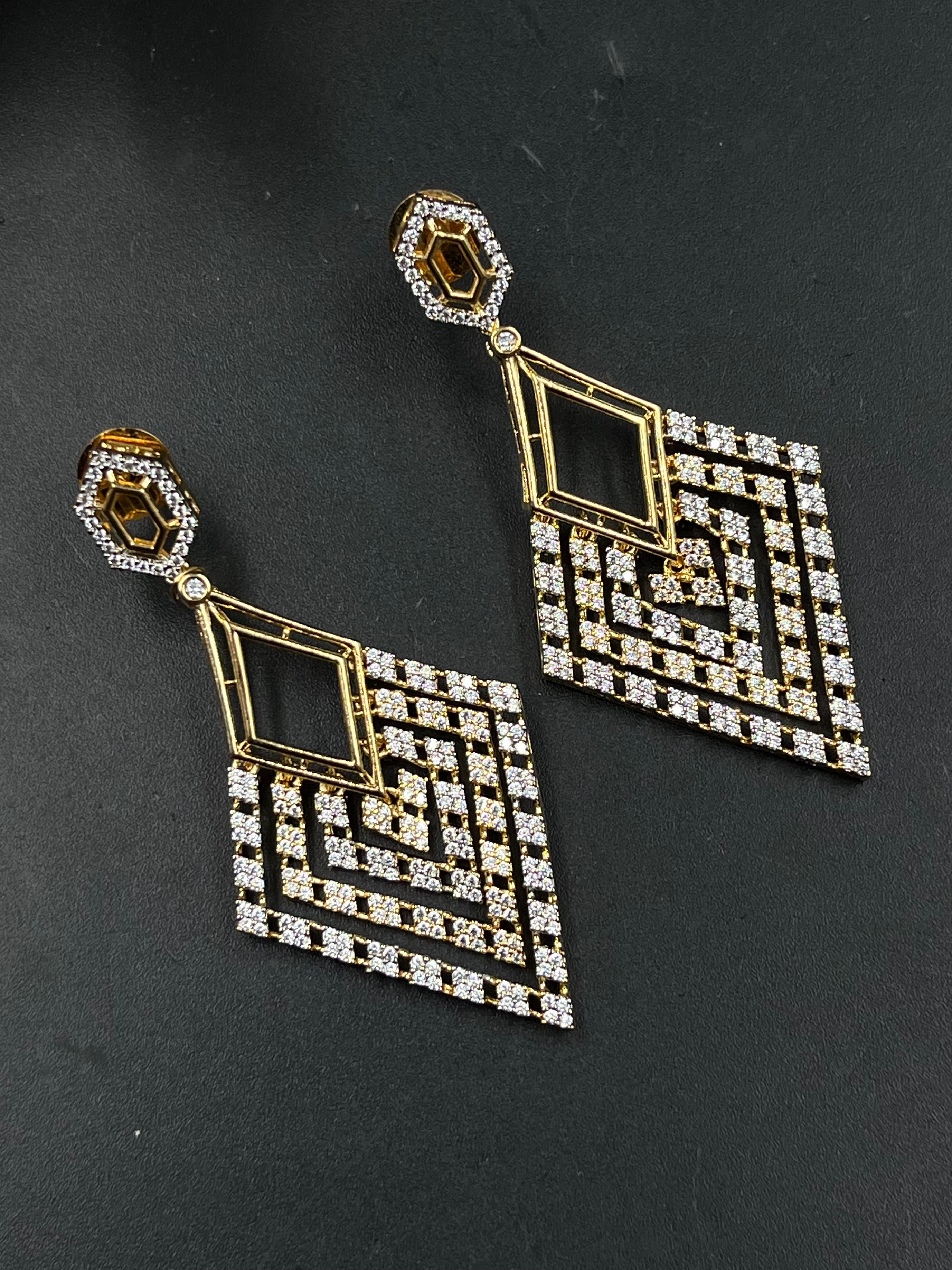 ZAHRA EARRING