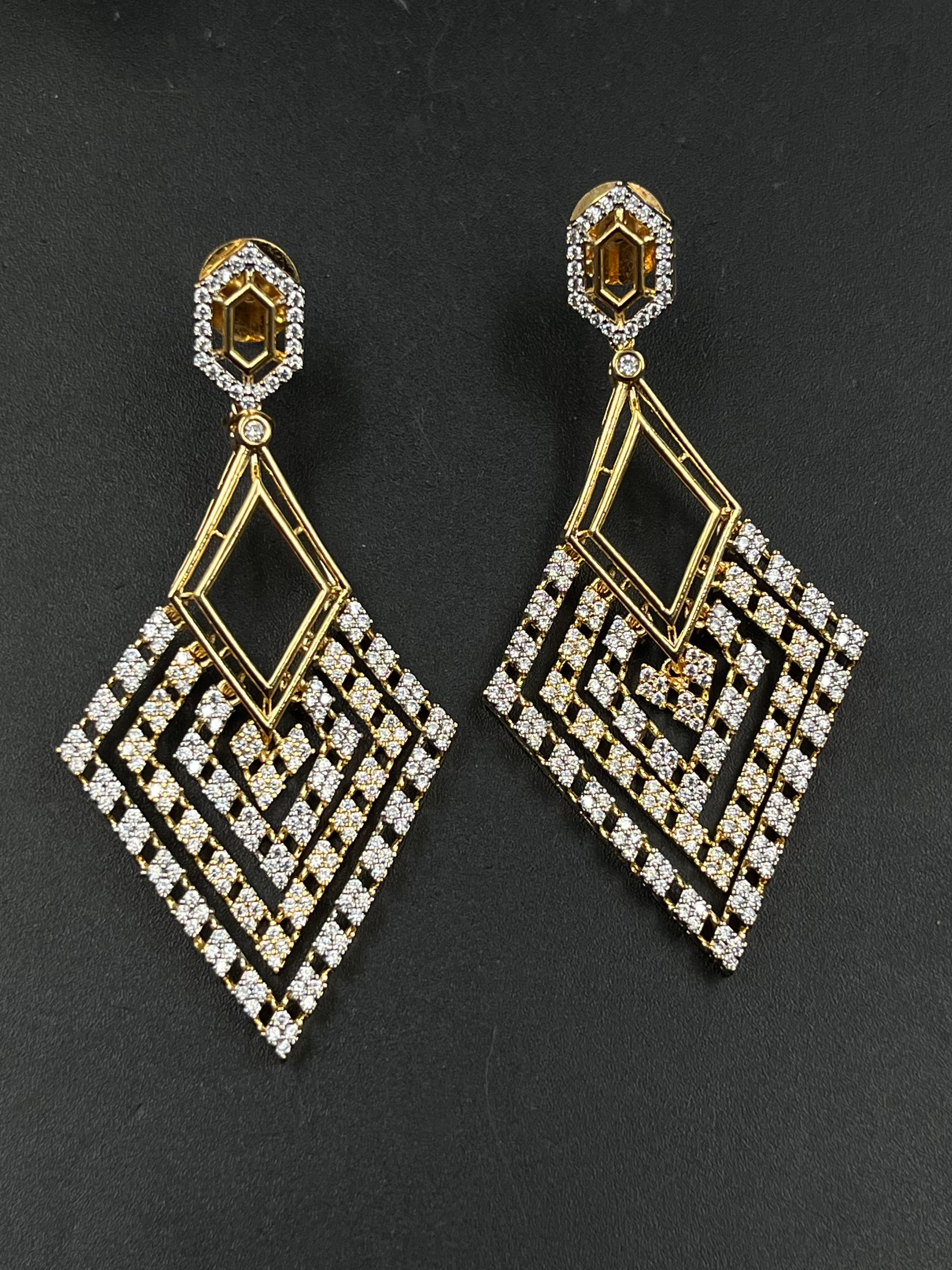 ZAHRA EARRING