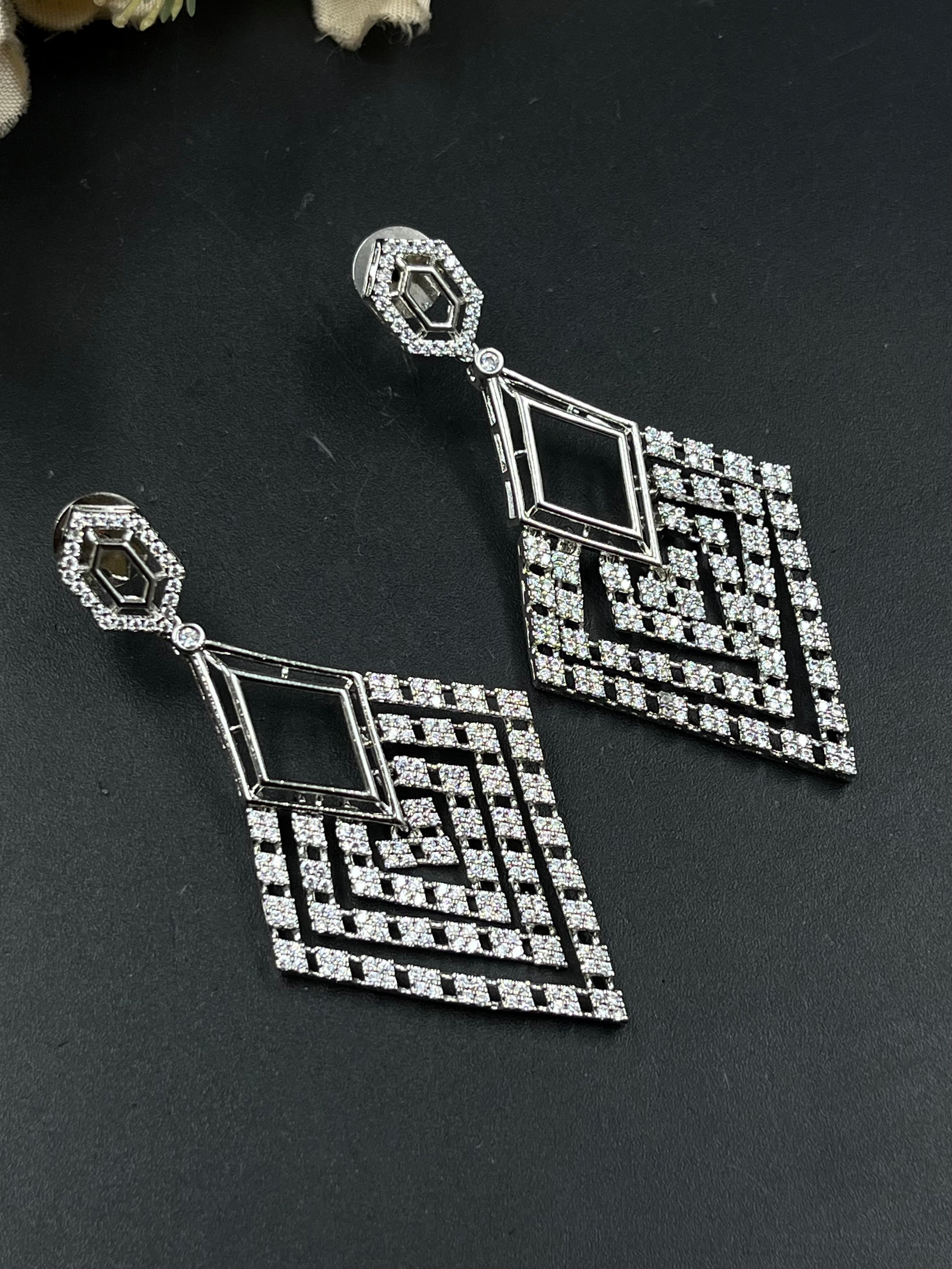 ZAHRA EARRING