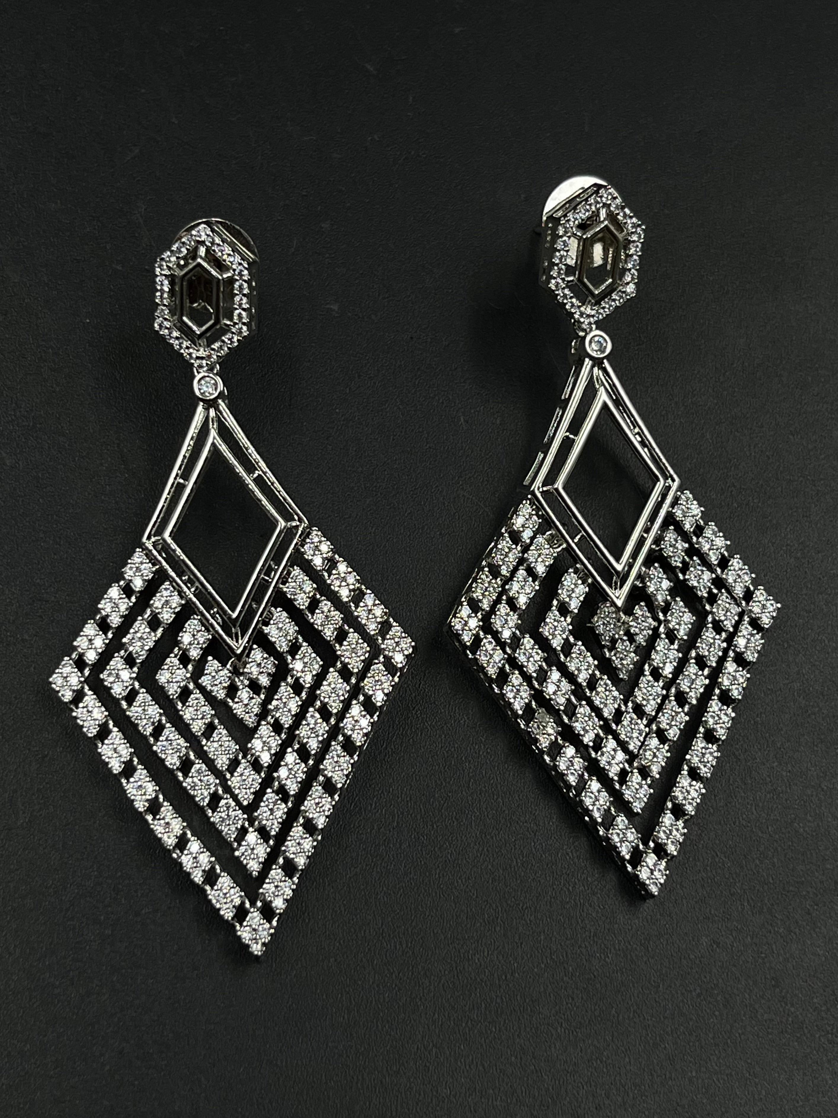 ZAHRA EARRING