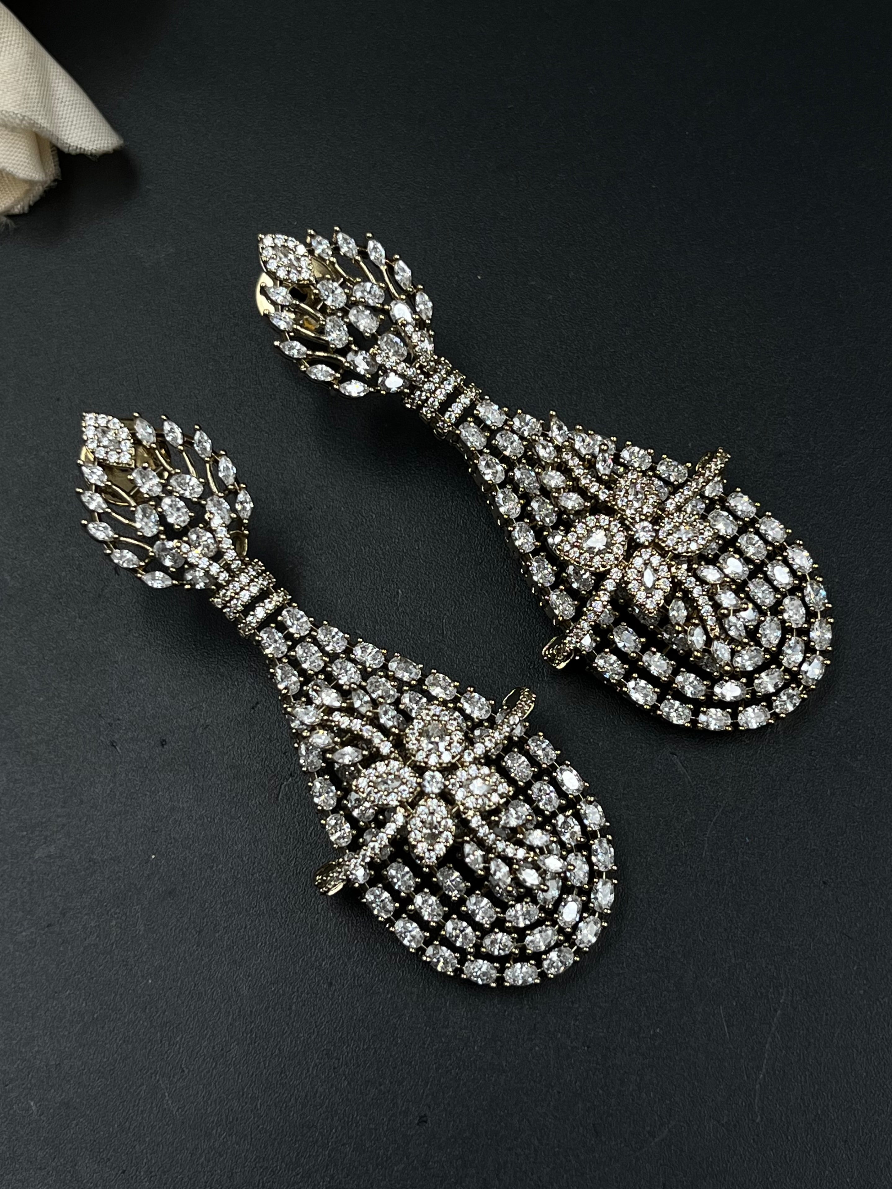 AIZA EARRING