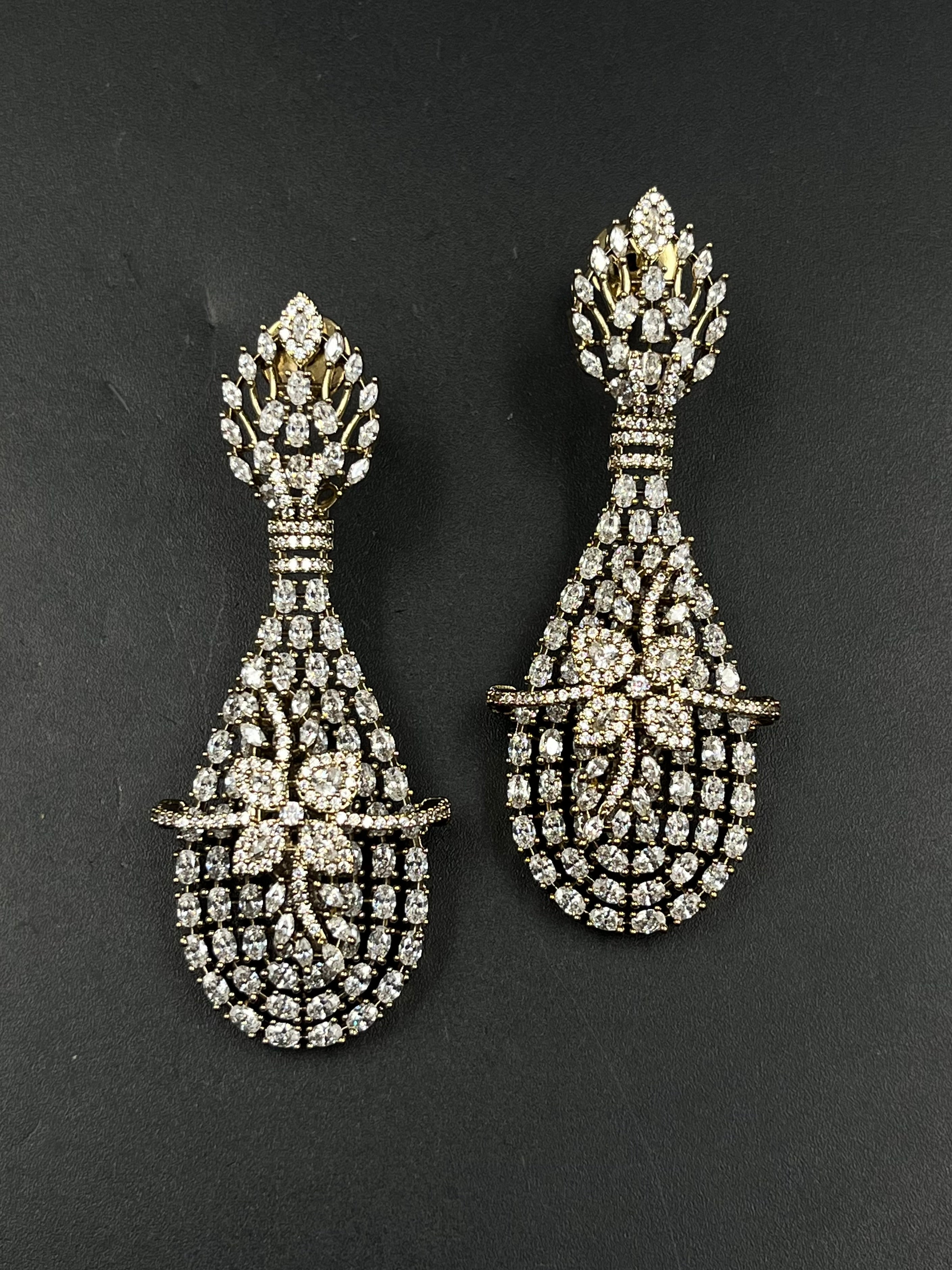 AIZA EARRING
