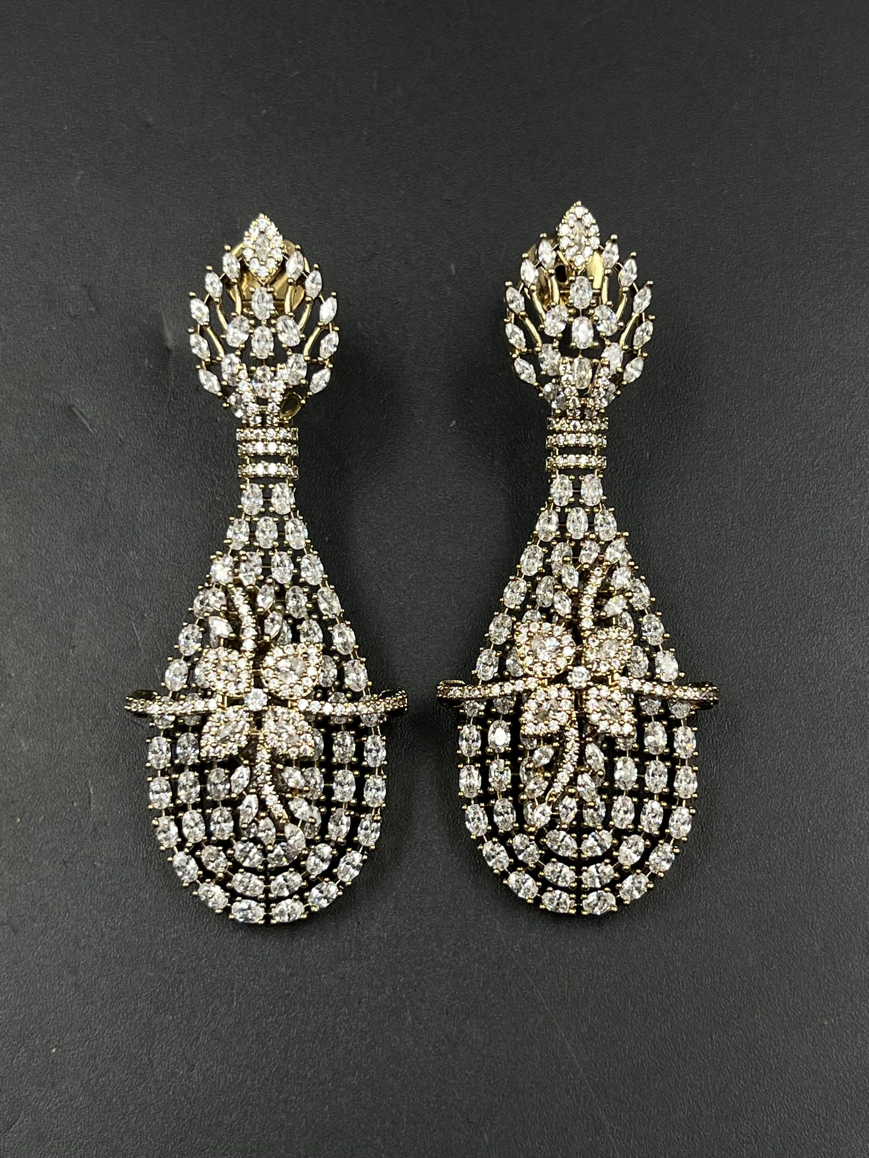 AIZA EARRING