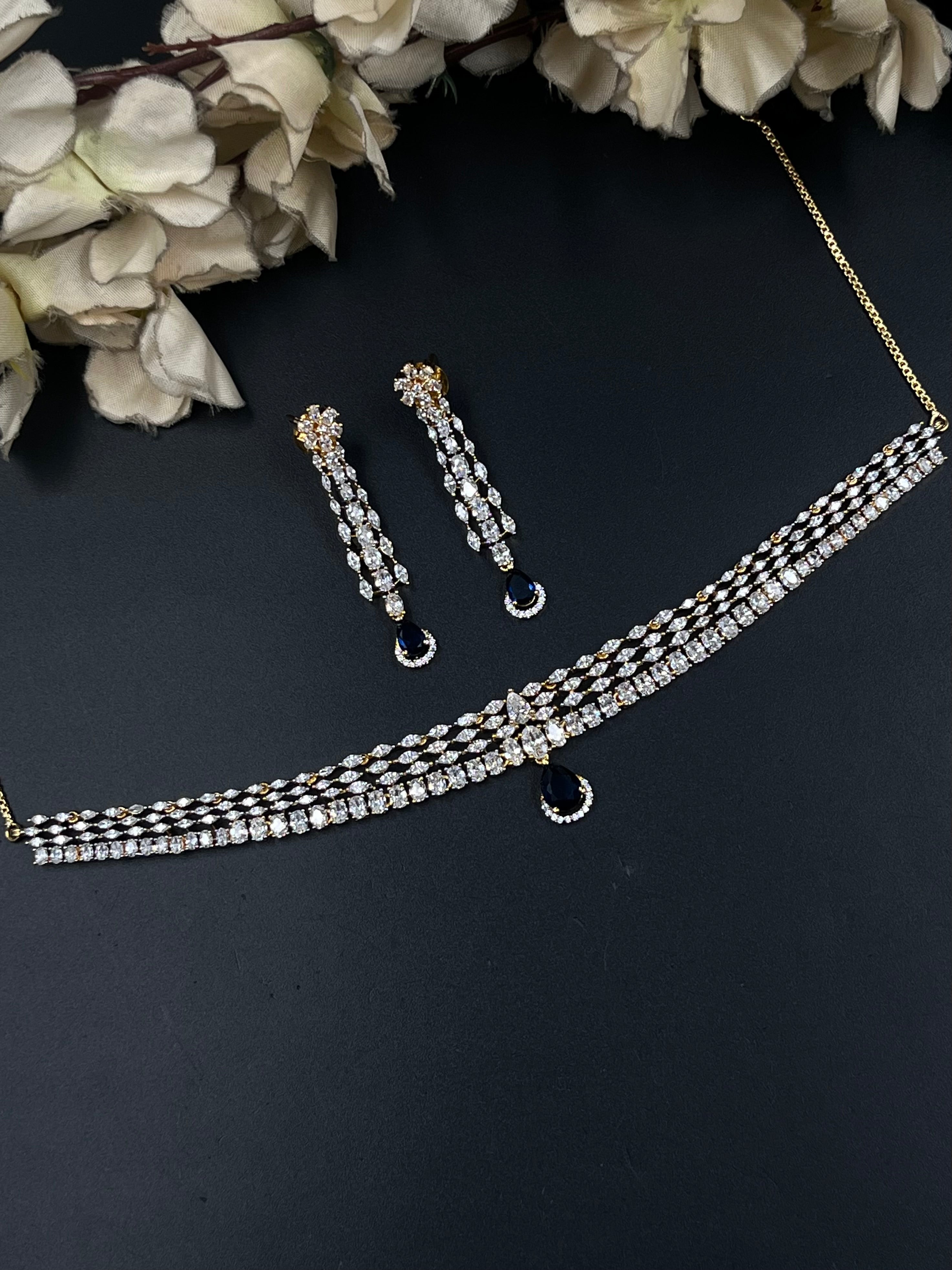 HIANS NECKLACE