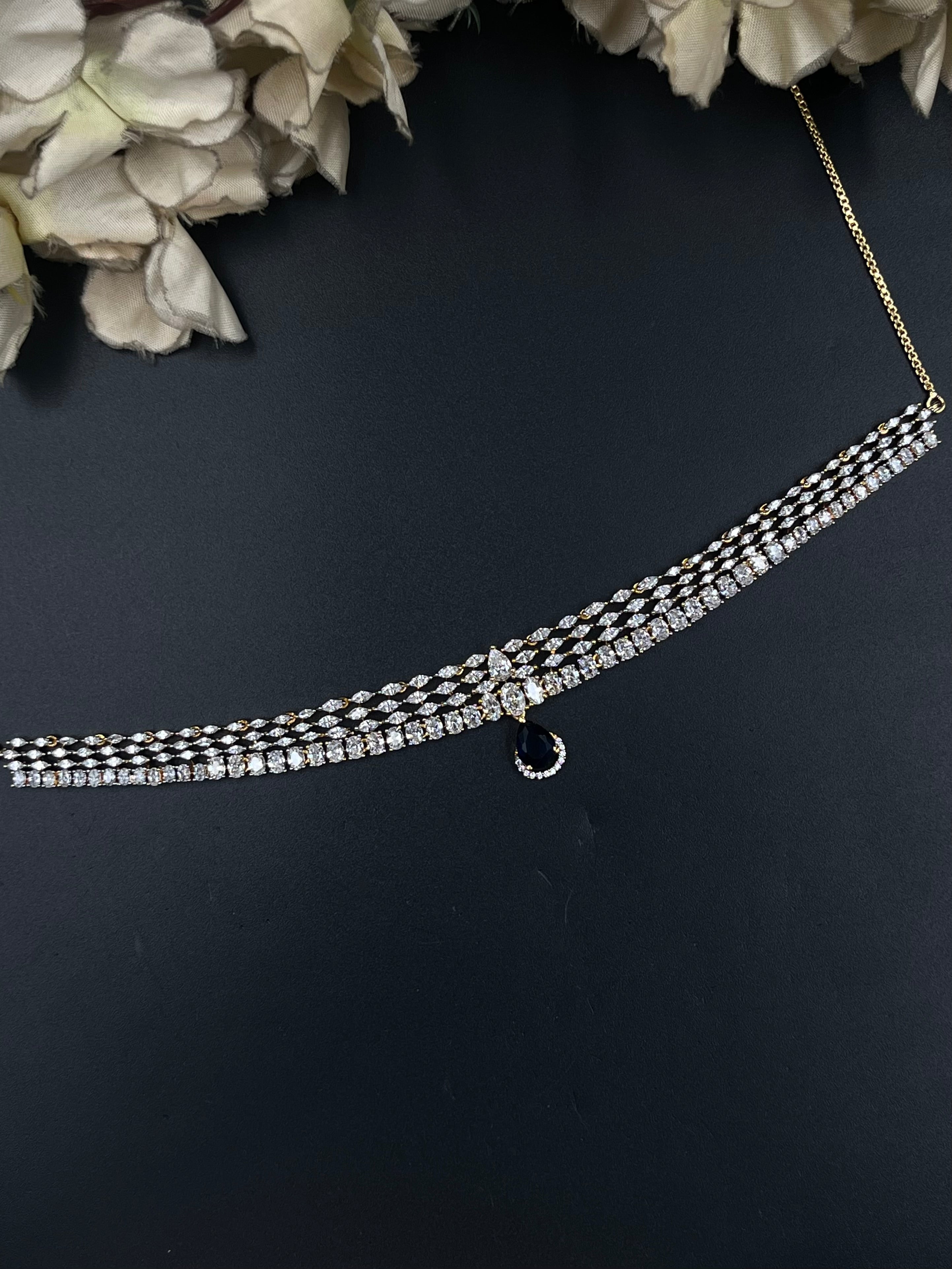 HIANS NECKLACE