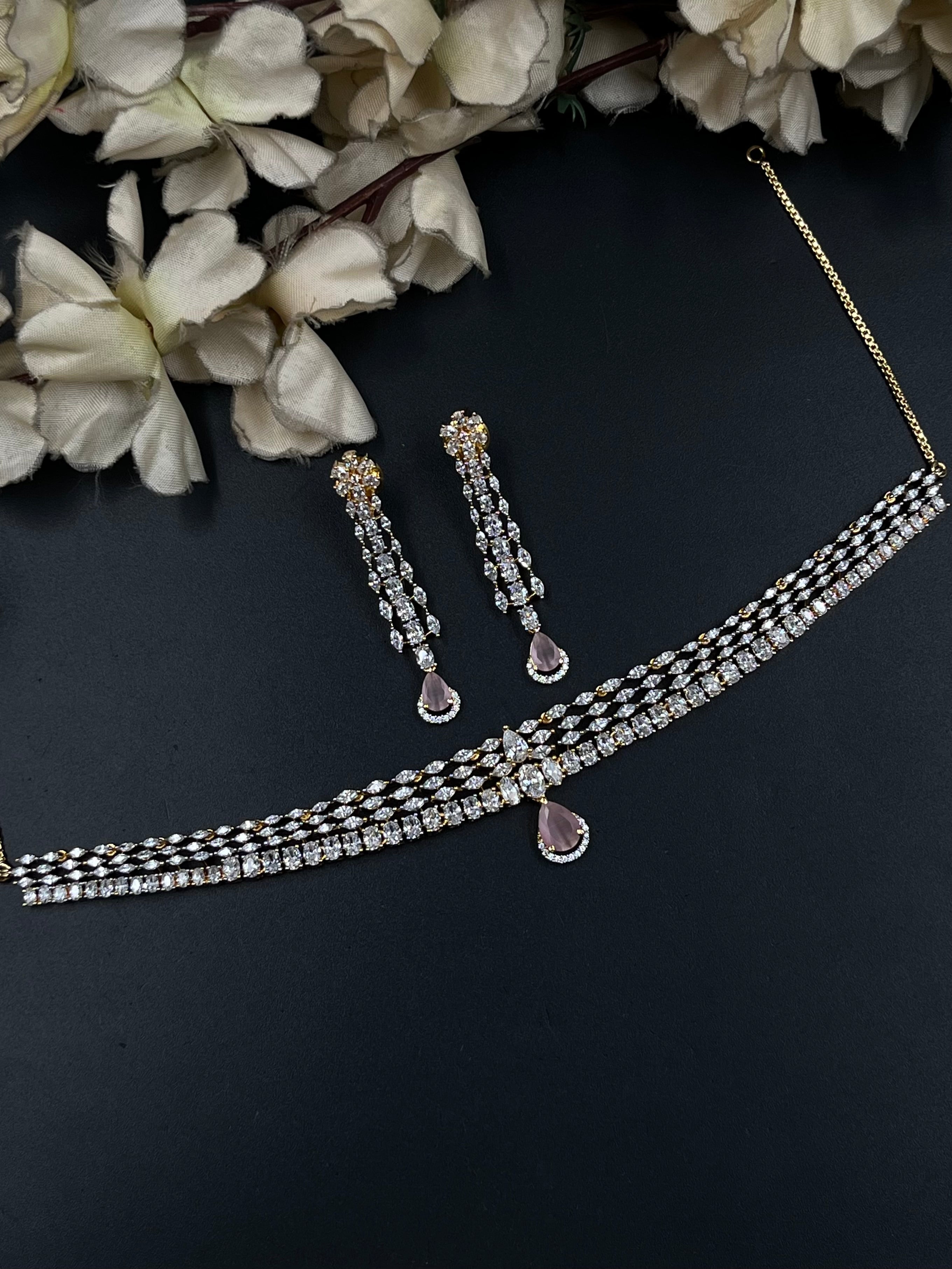 HIANS NECKLACE