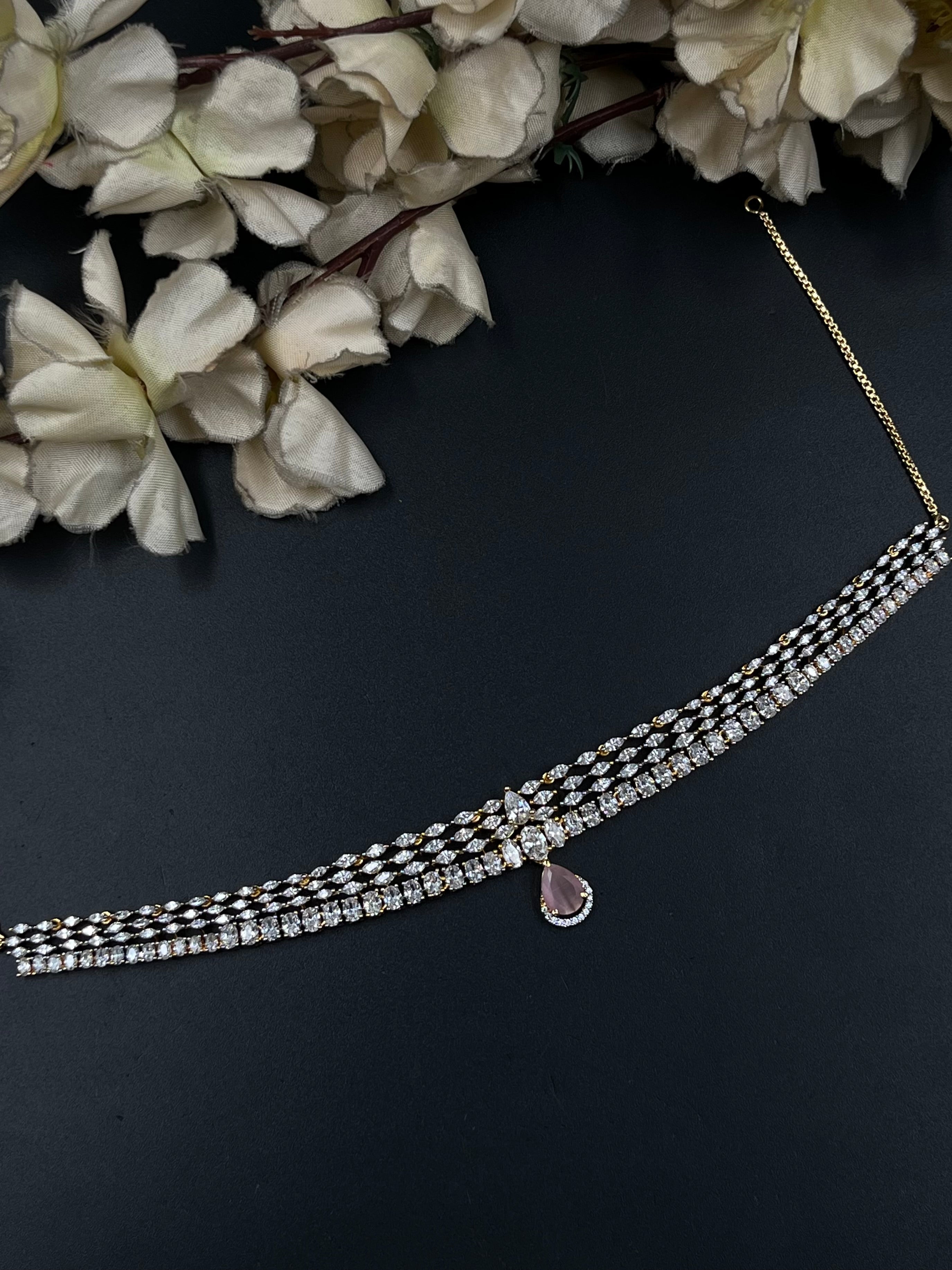 HIANS NECKLACE