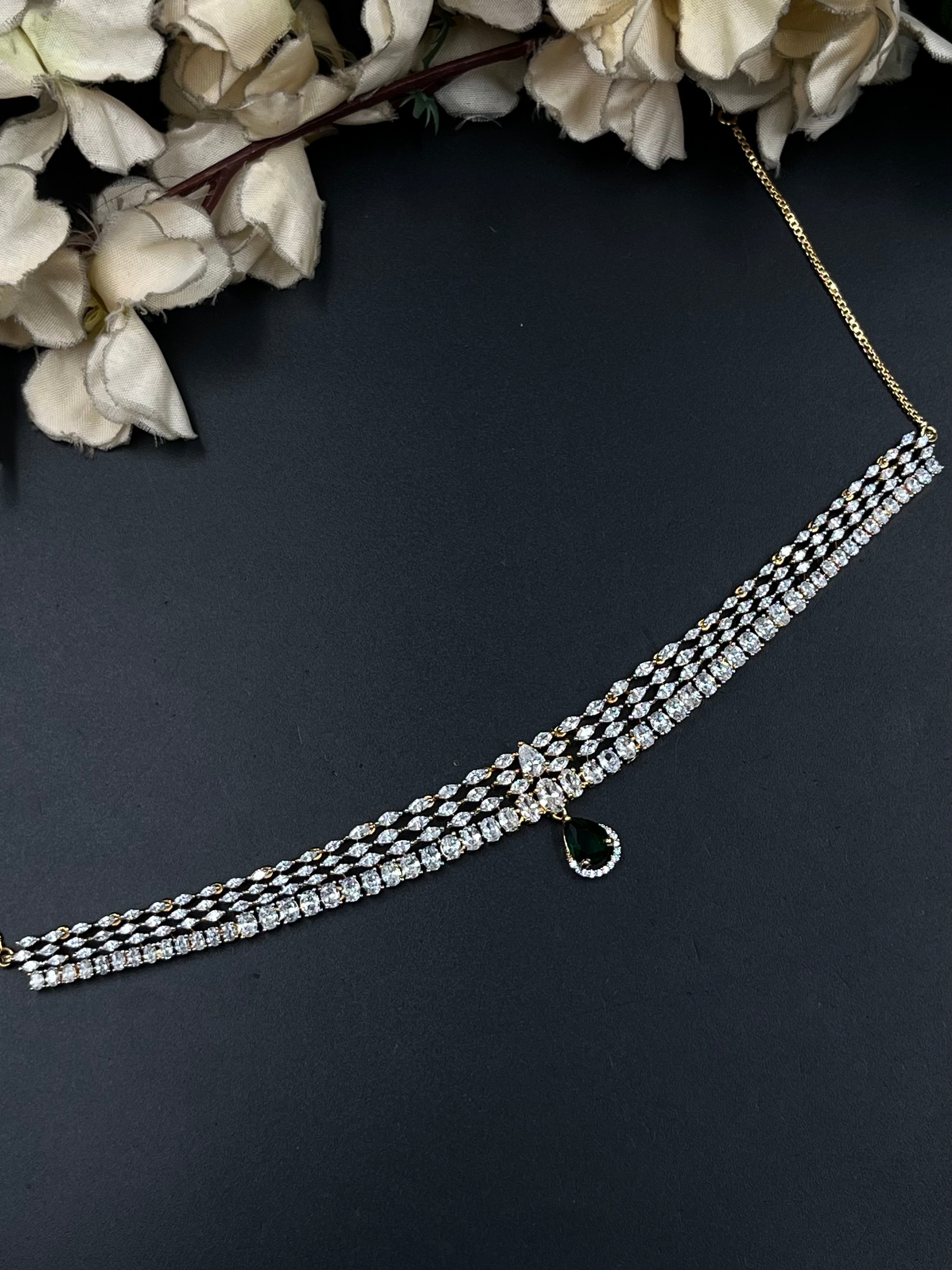 HIANS NECKLACE