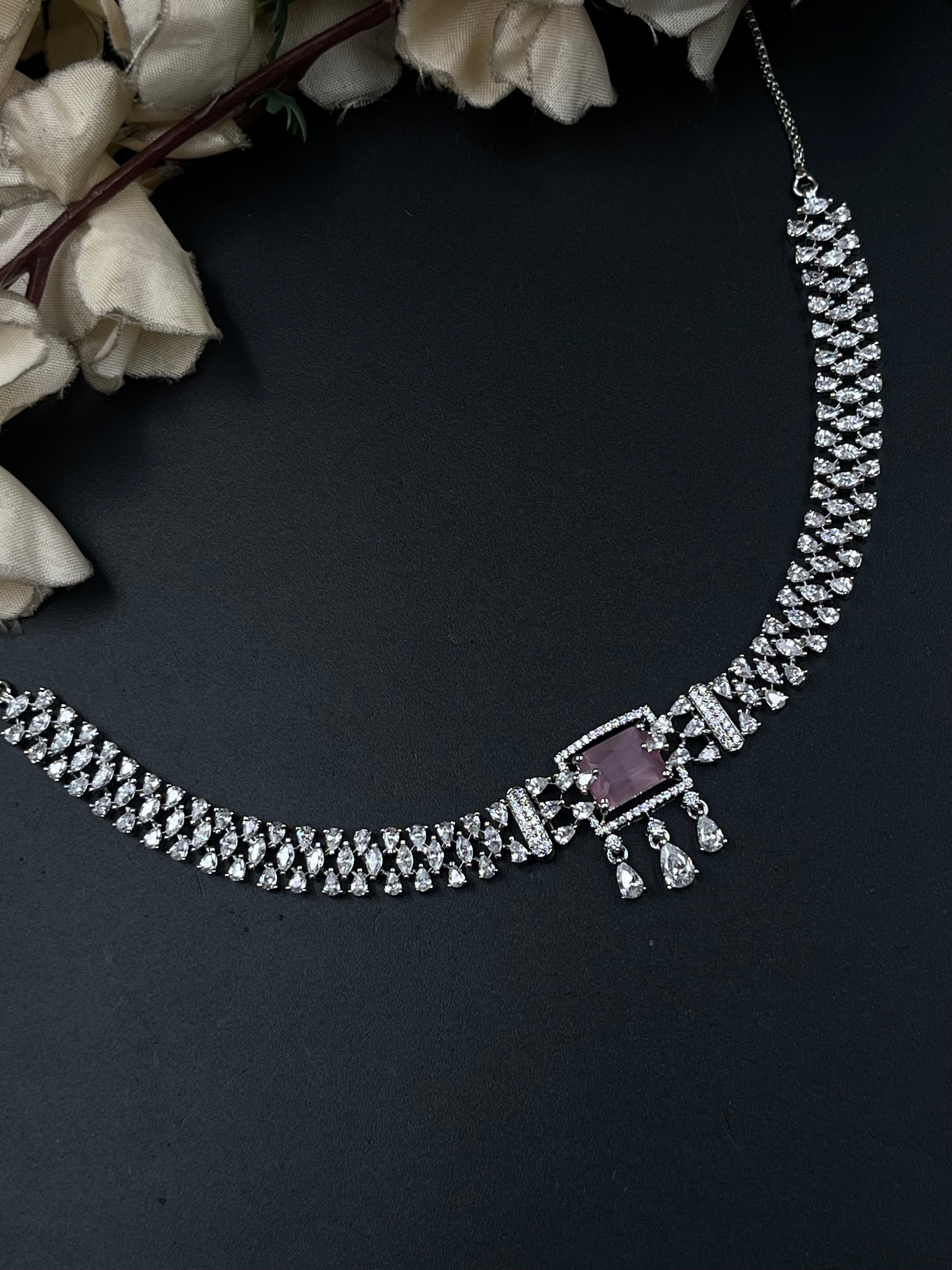 NIYO NECKLACE