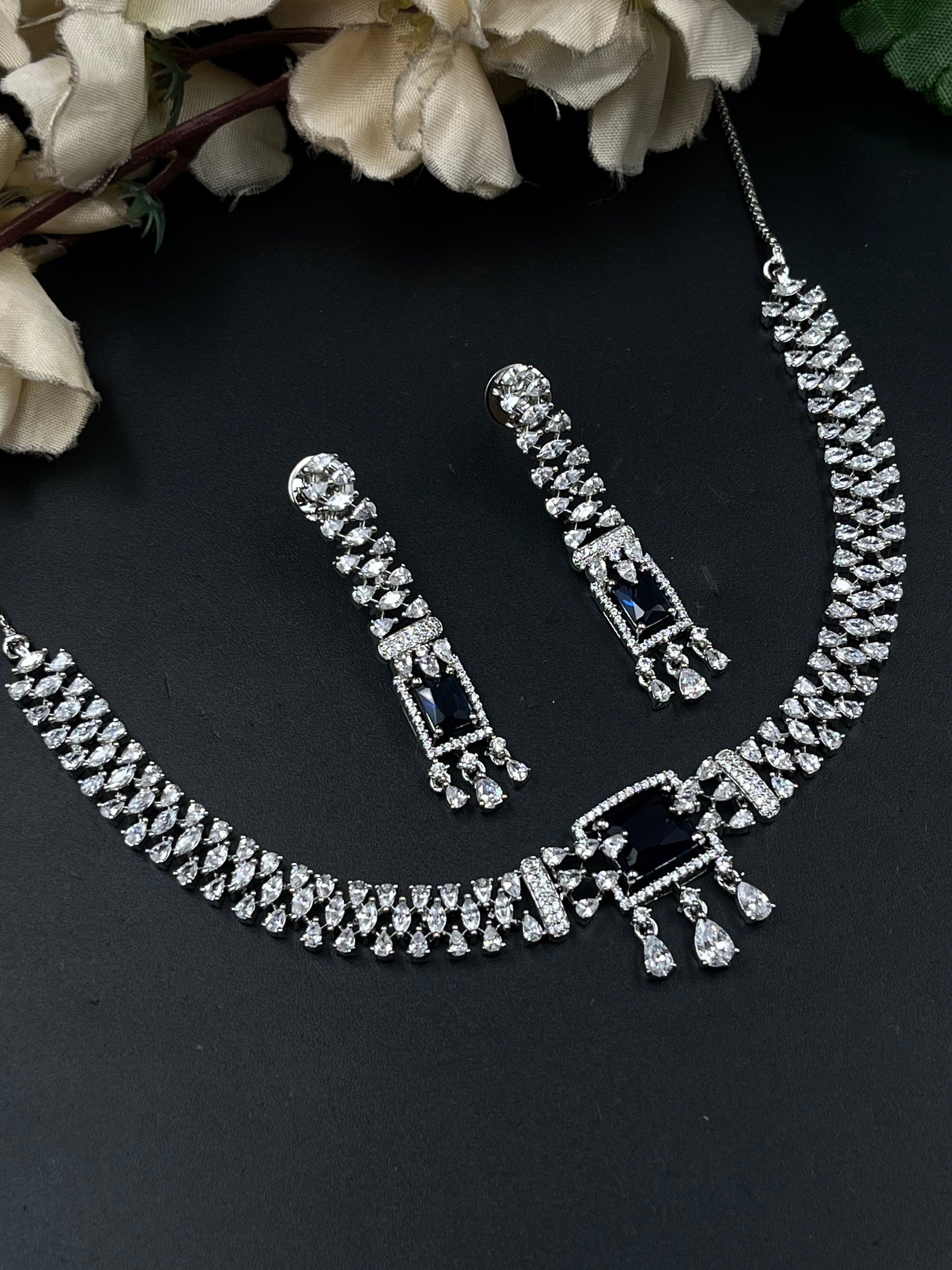 NIYO NECKLACE