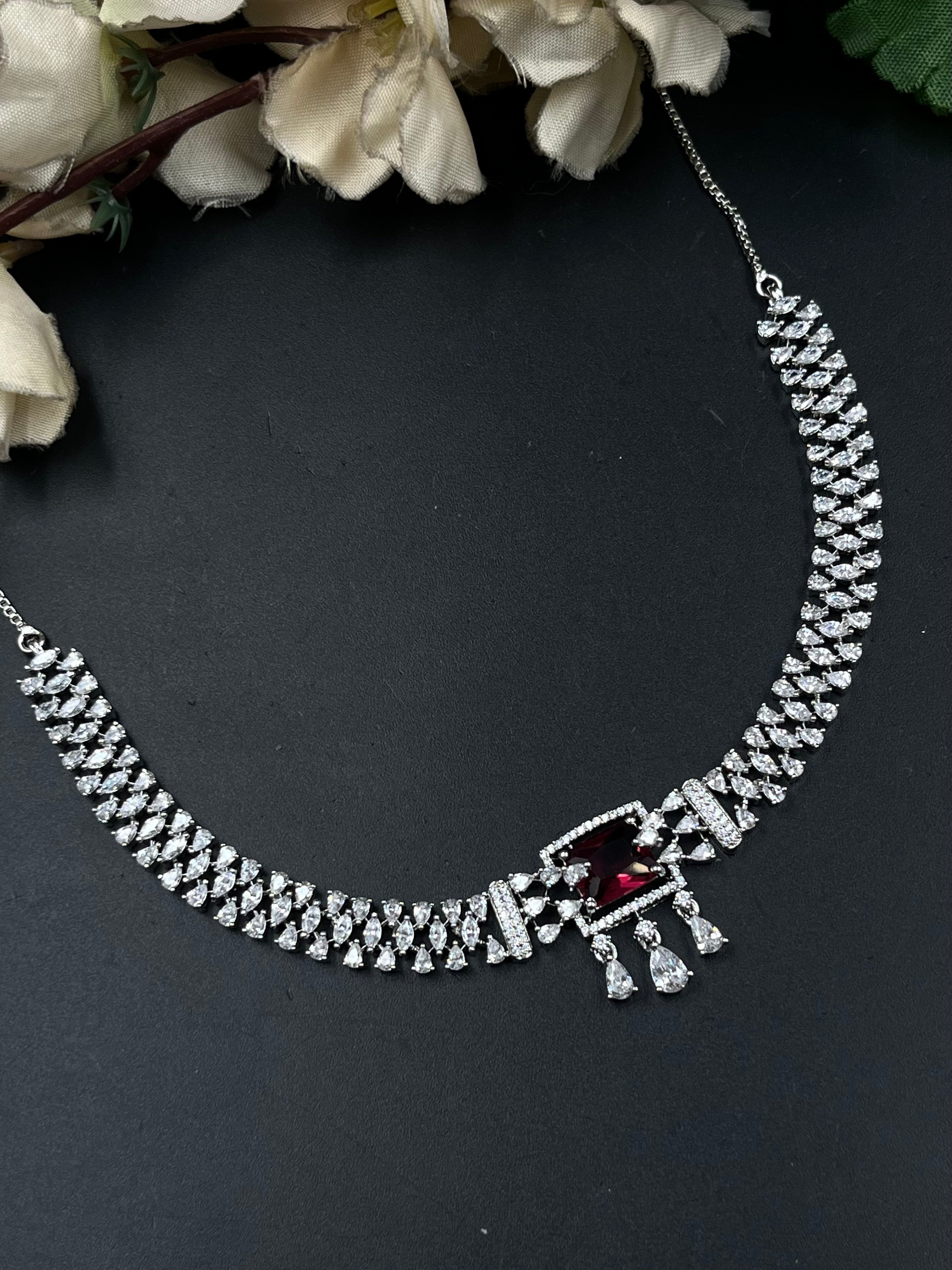 NIYO NECKLACE