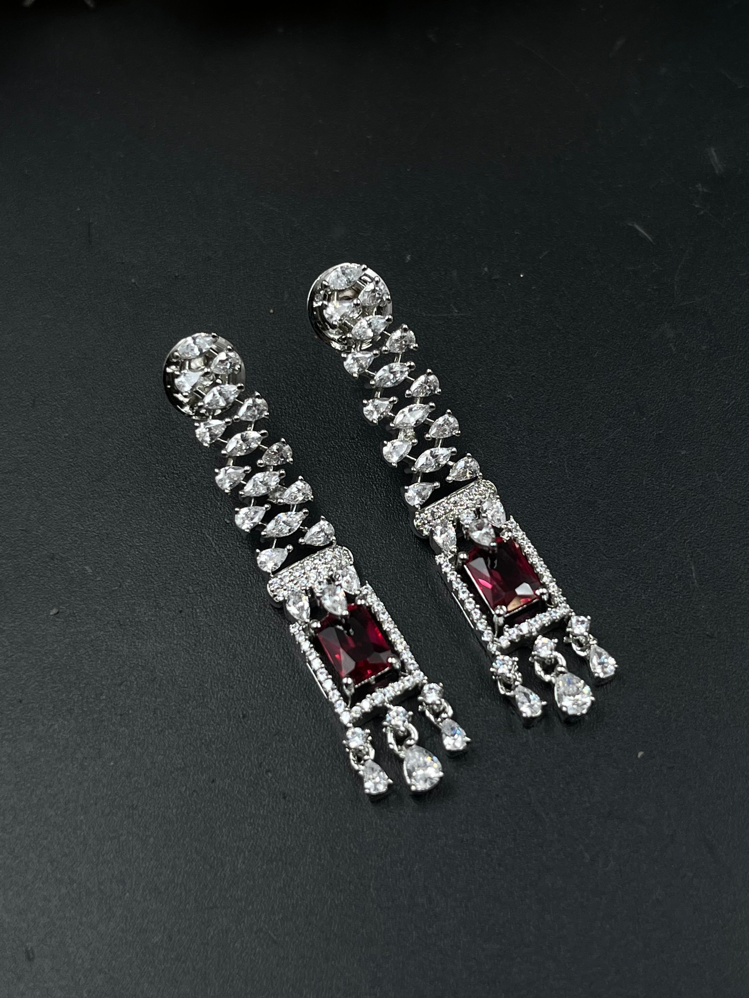 NIYO NECKLACE