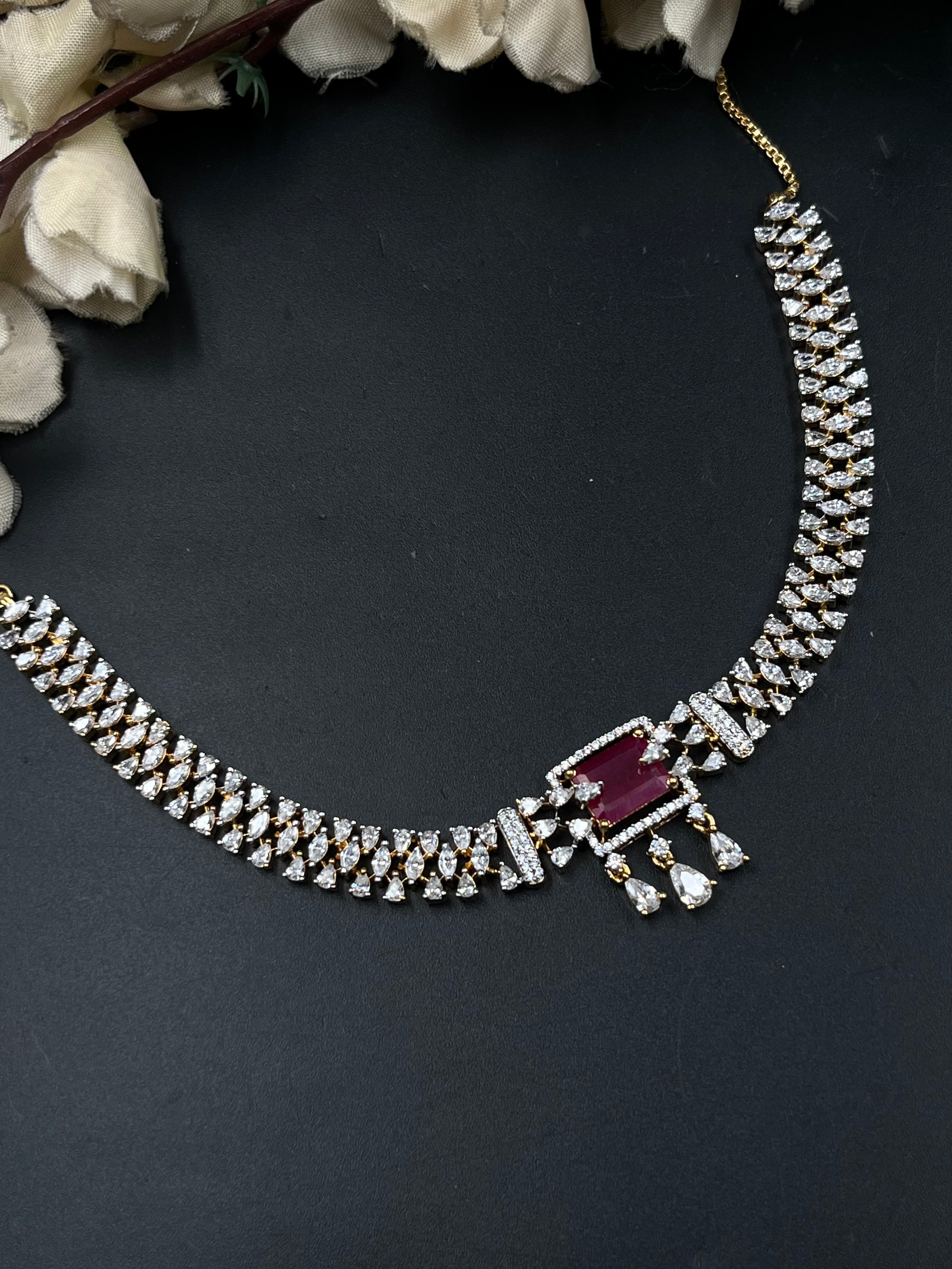 NIYO NECKLACE