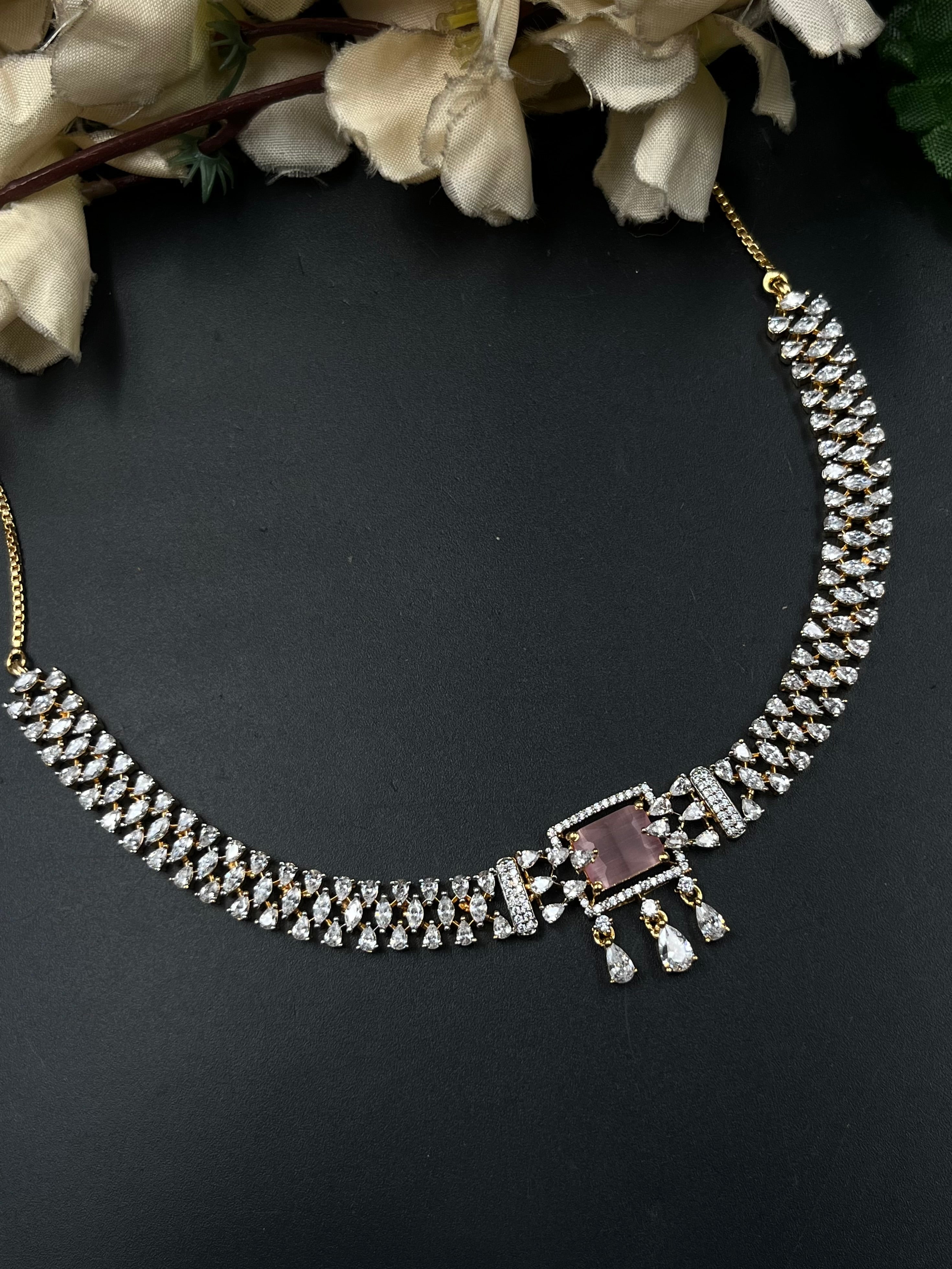 NIYO NECKLACE