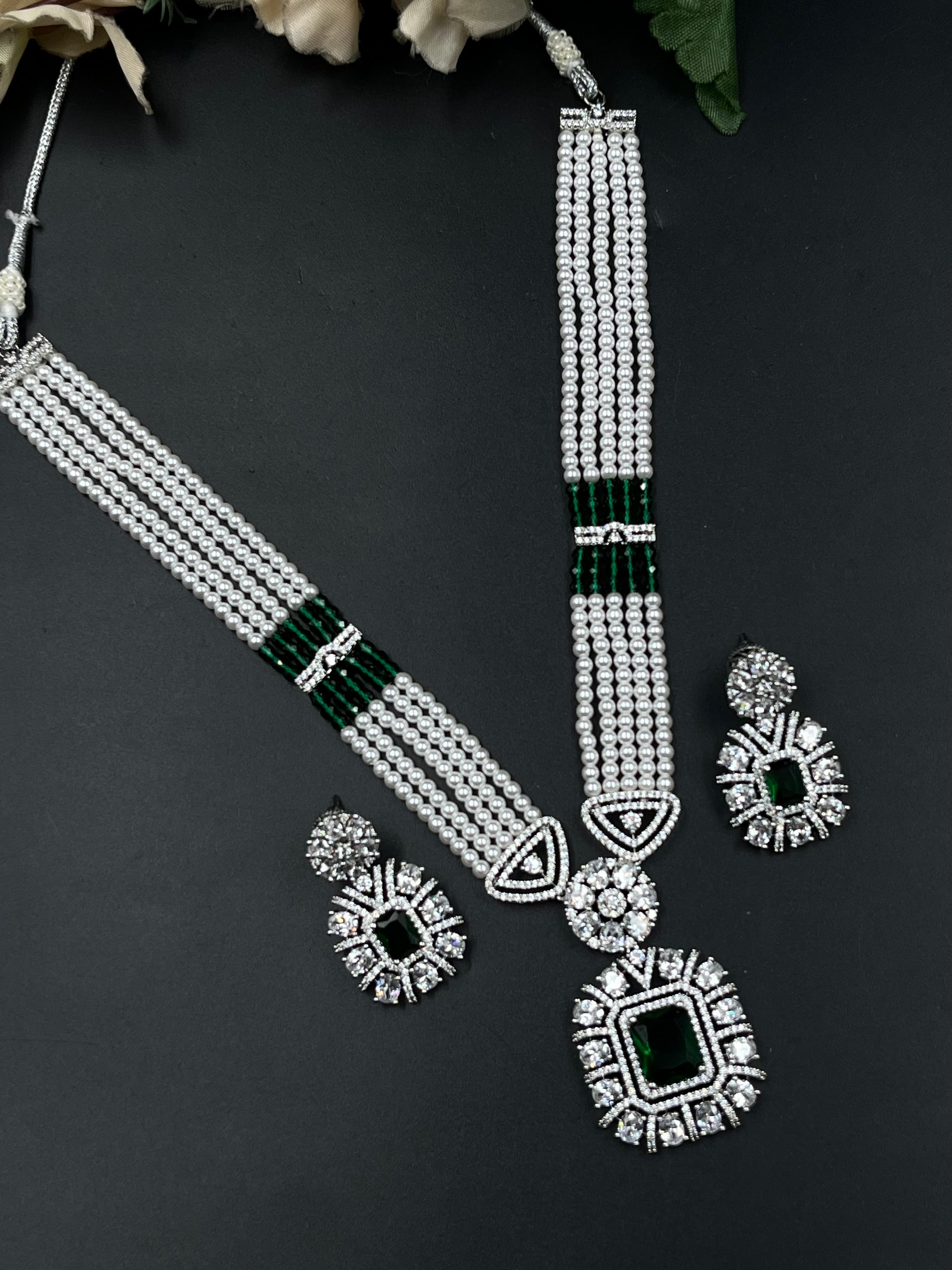 JIYA NECKLACE