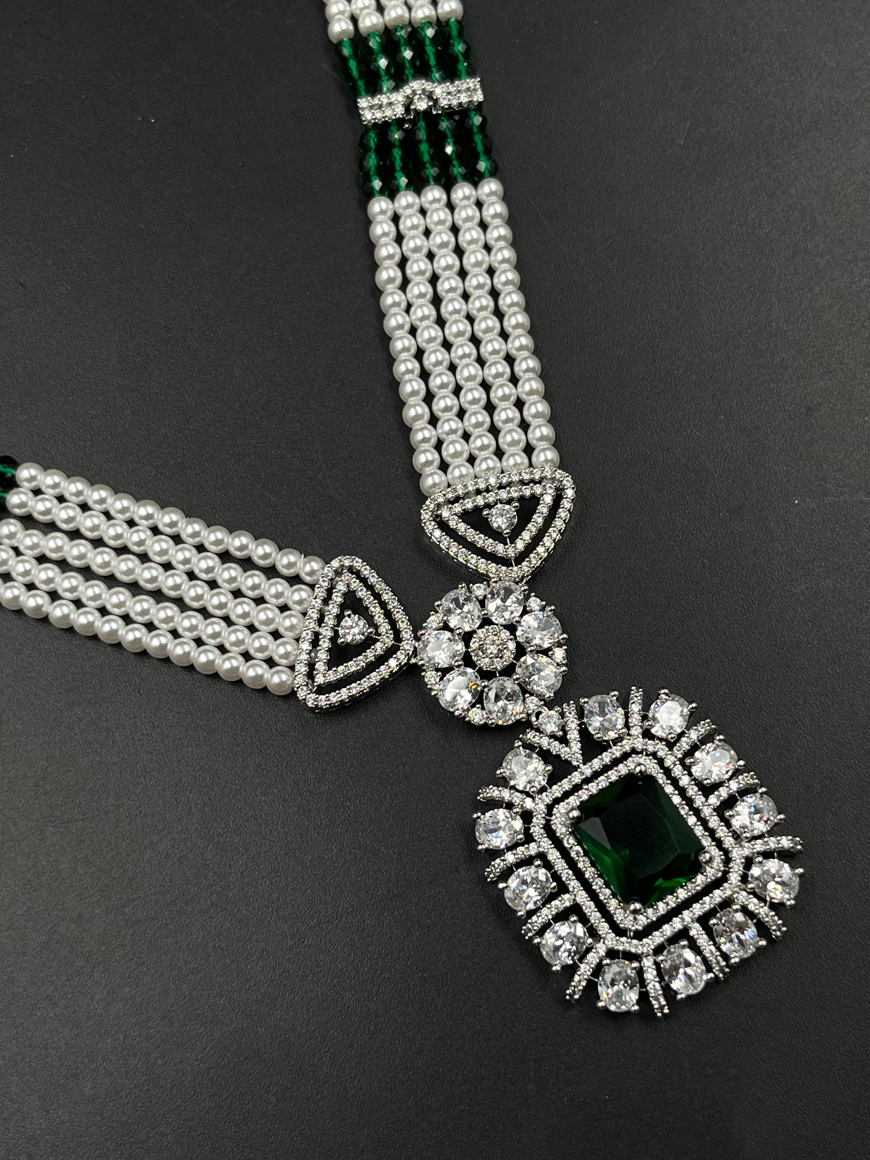 JIYA NECKLACE