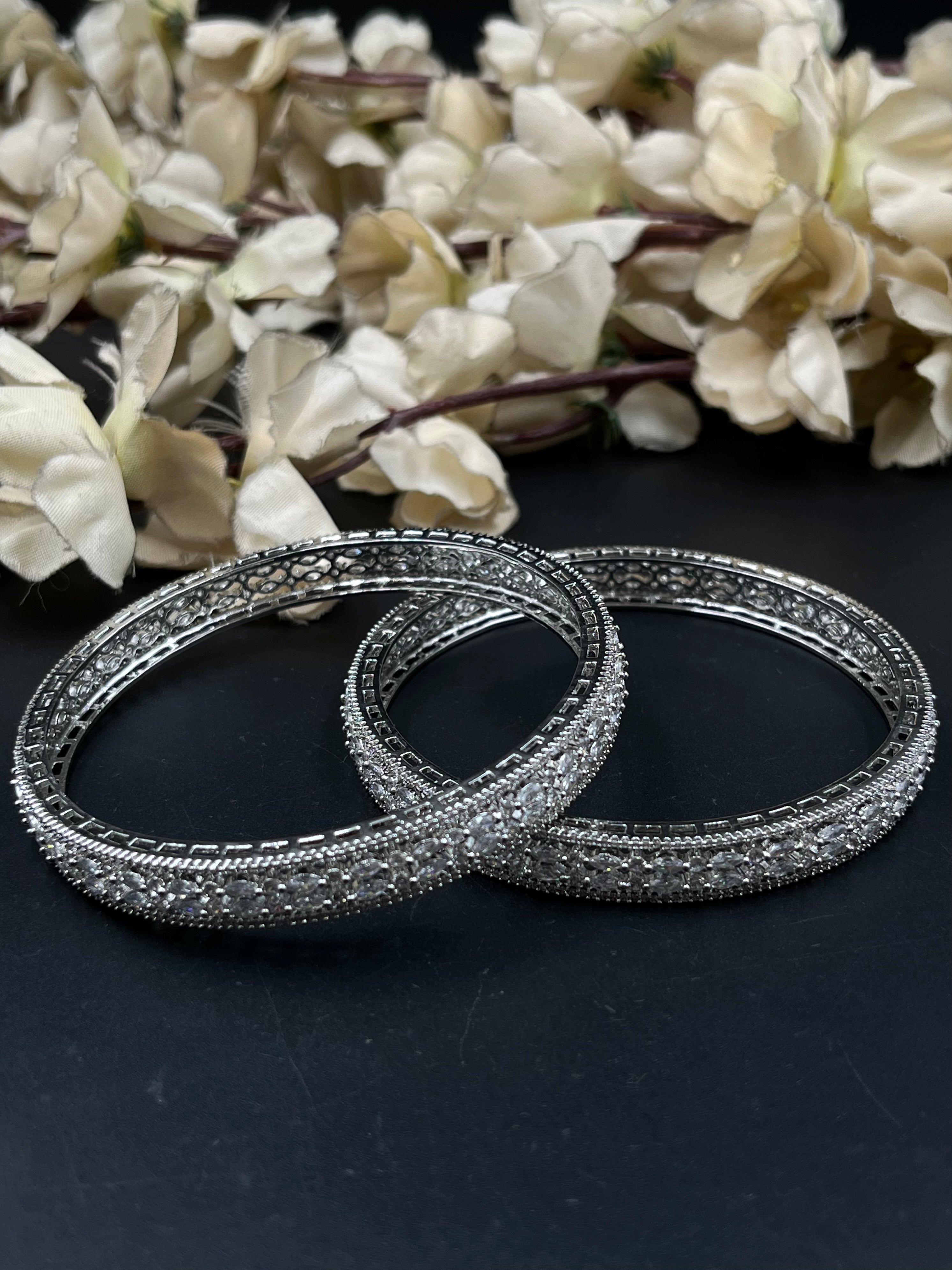 MUNA BANGLES
